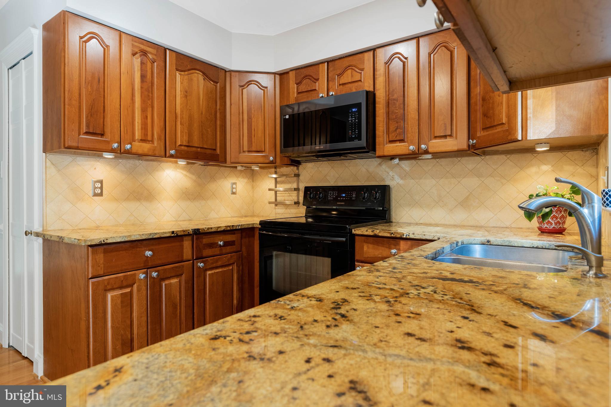 ROLLING VALLEY - Residential