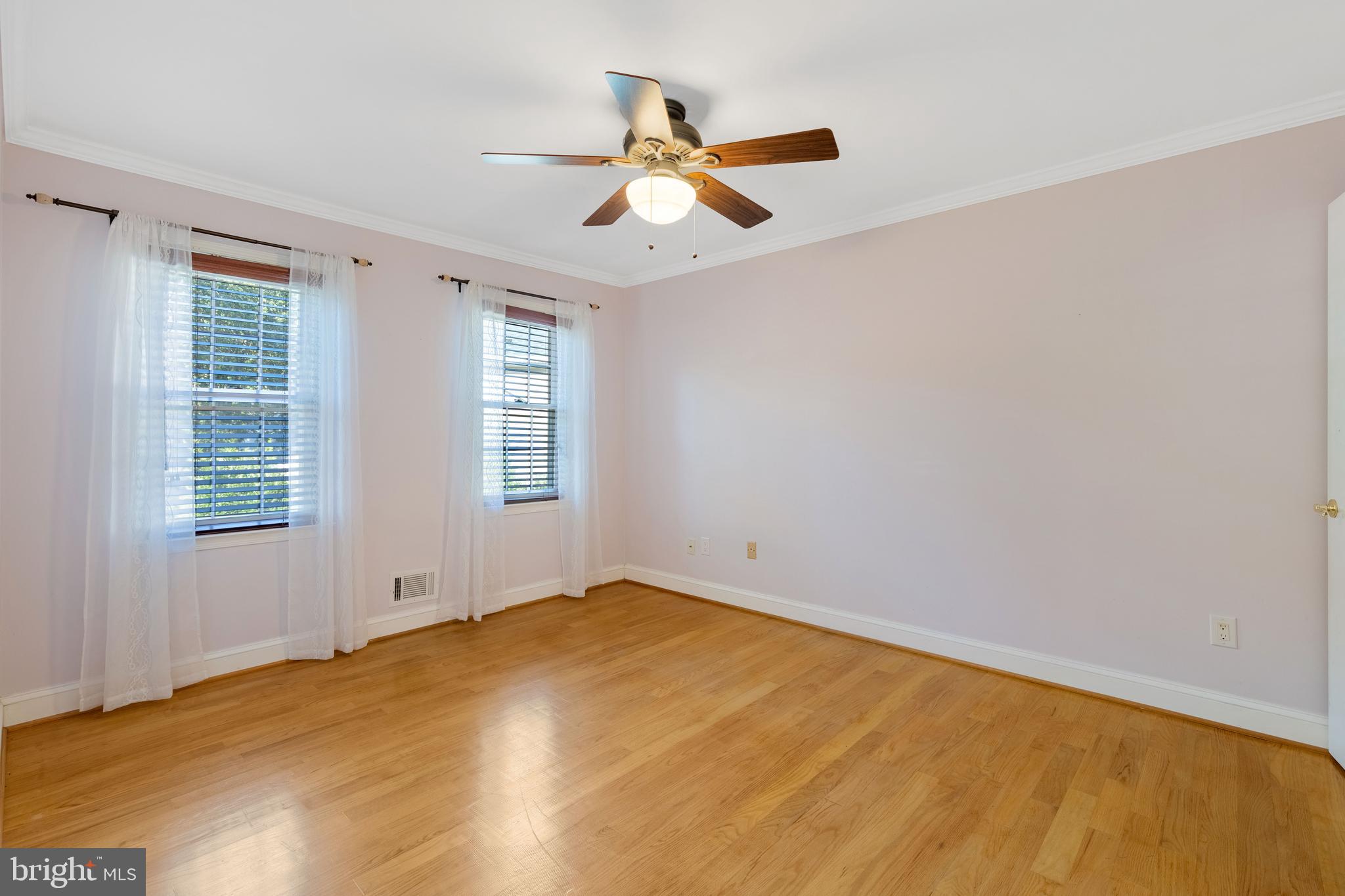 ROLLING VALLEY - Residential