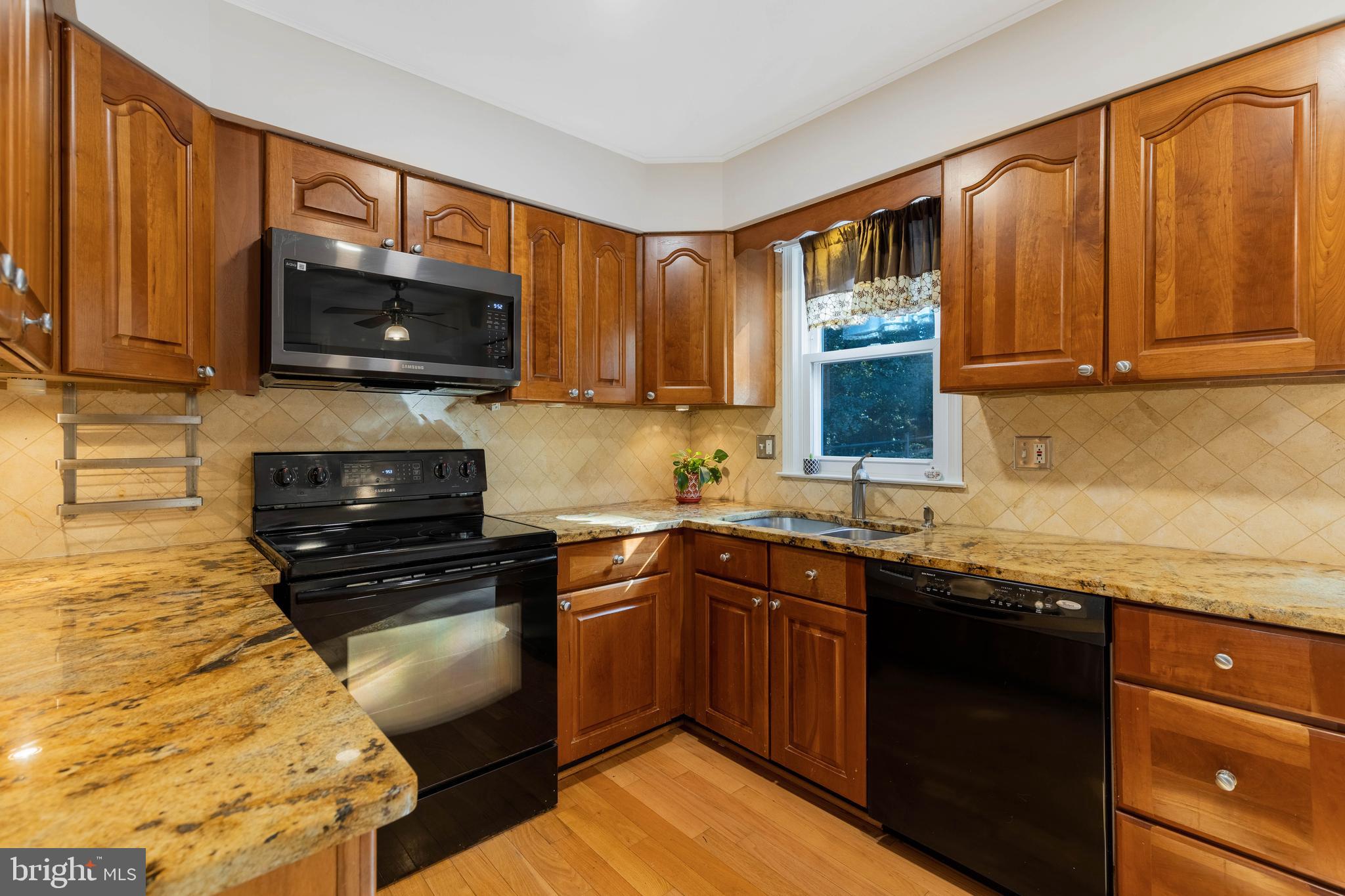 ROLLING VALLEY - Residential