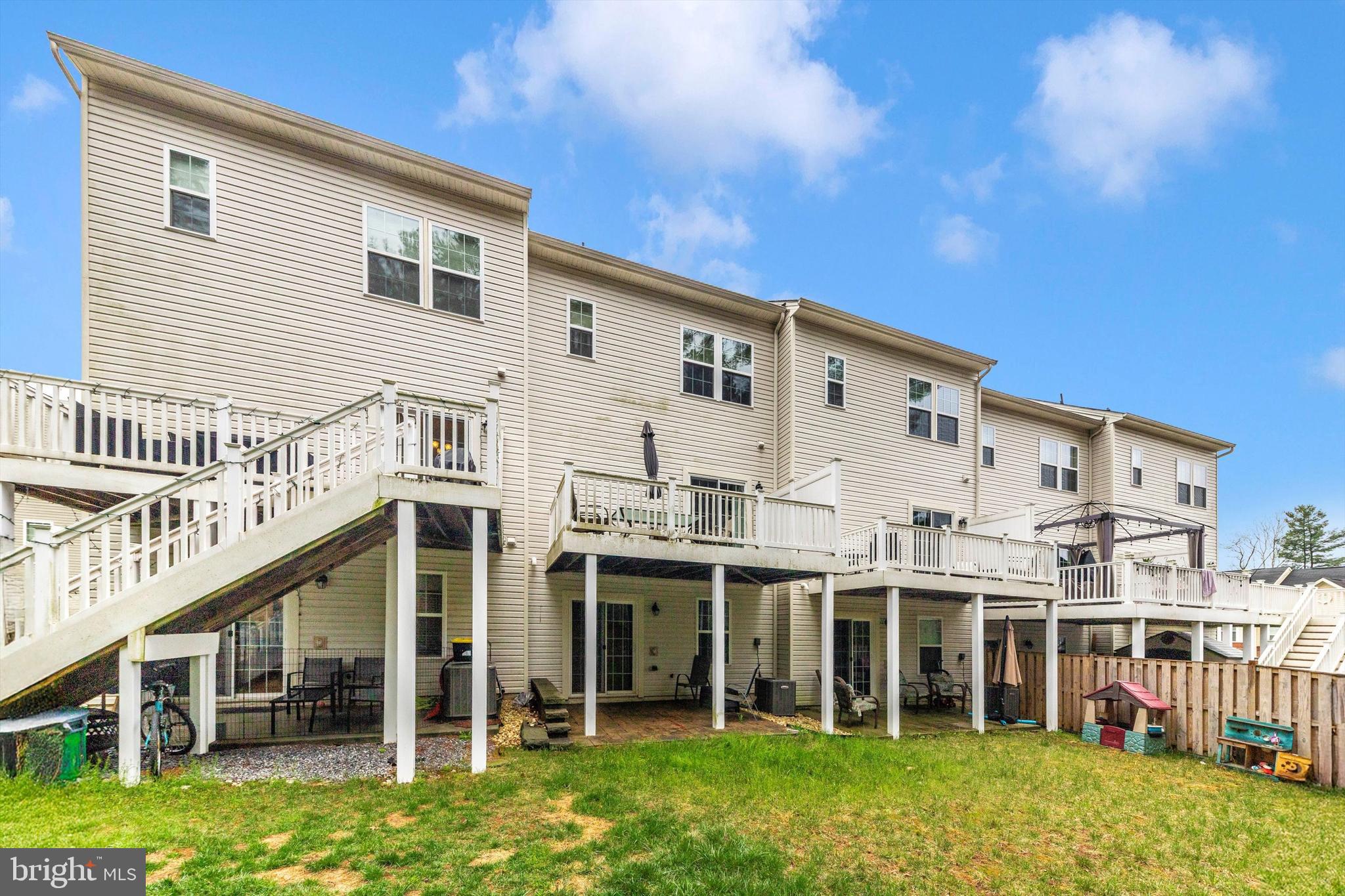 SPRING RIDGE - Residential