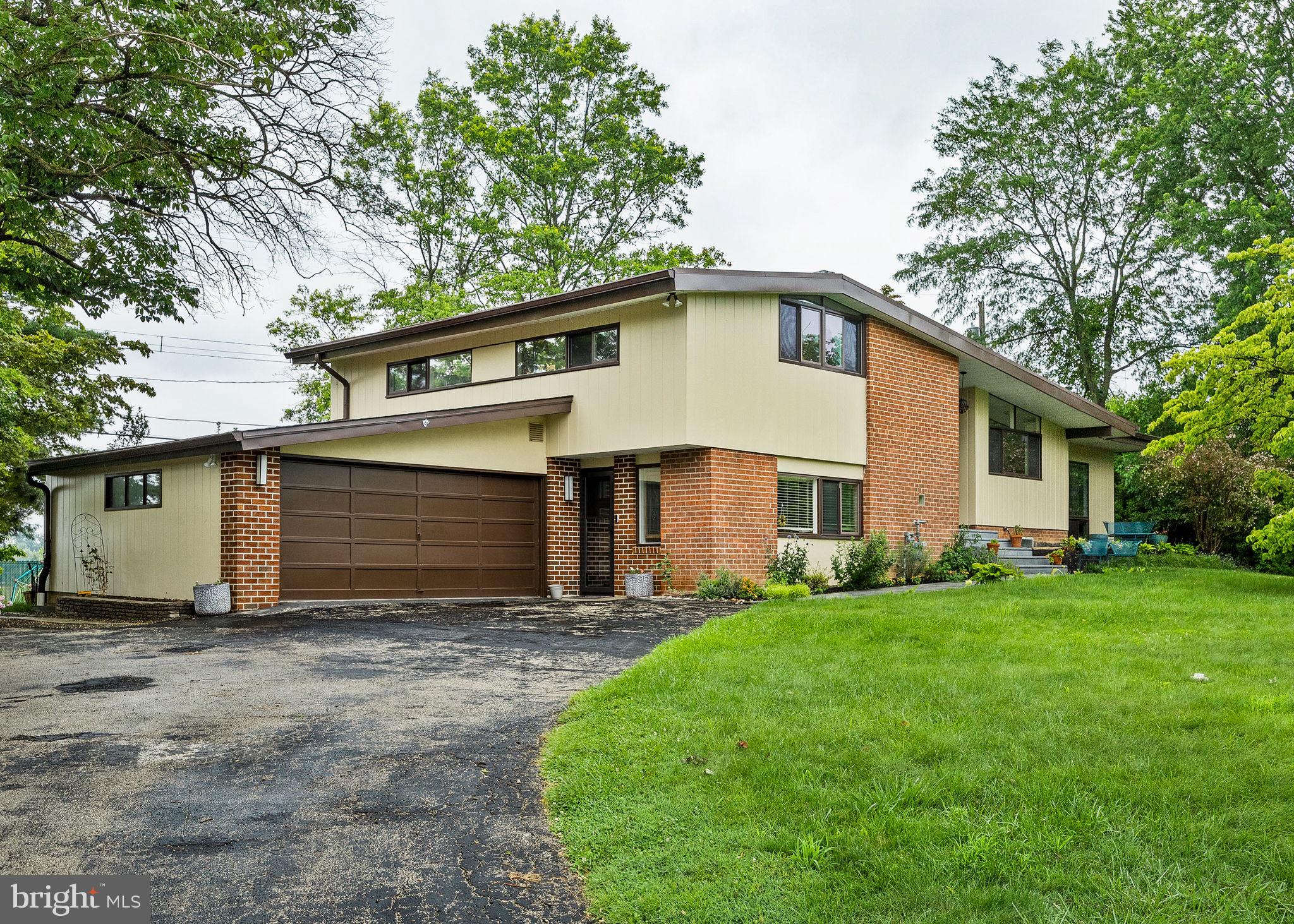 LAFAYETTE HILL - Residential