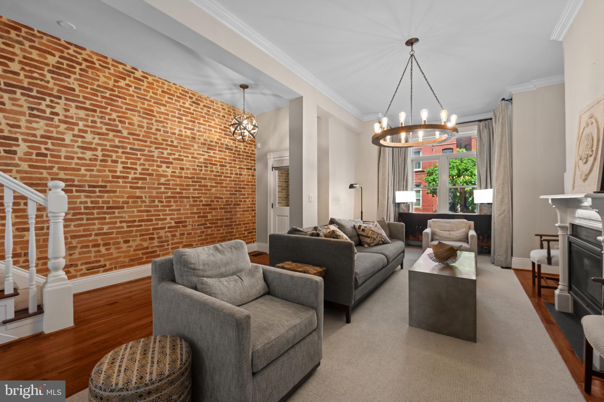 950 WESTMINSTER STREET NW