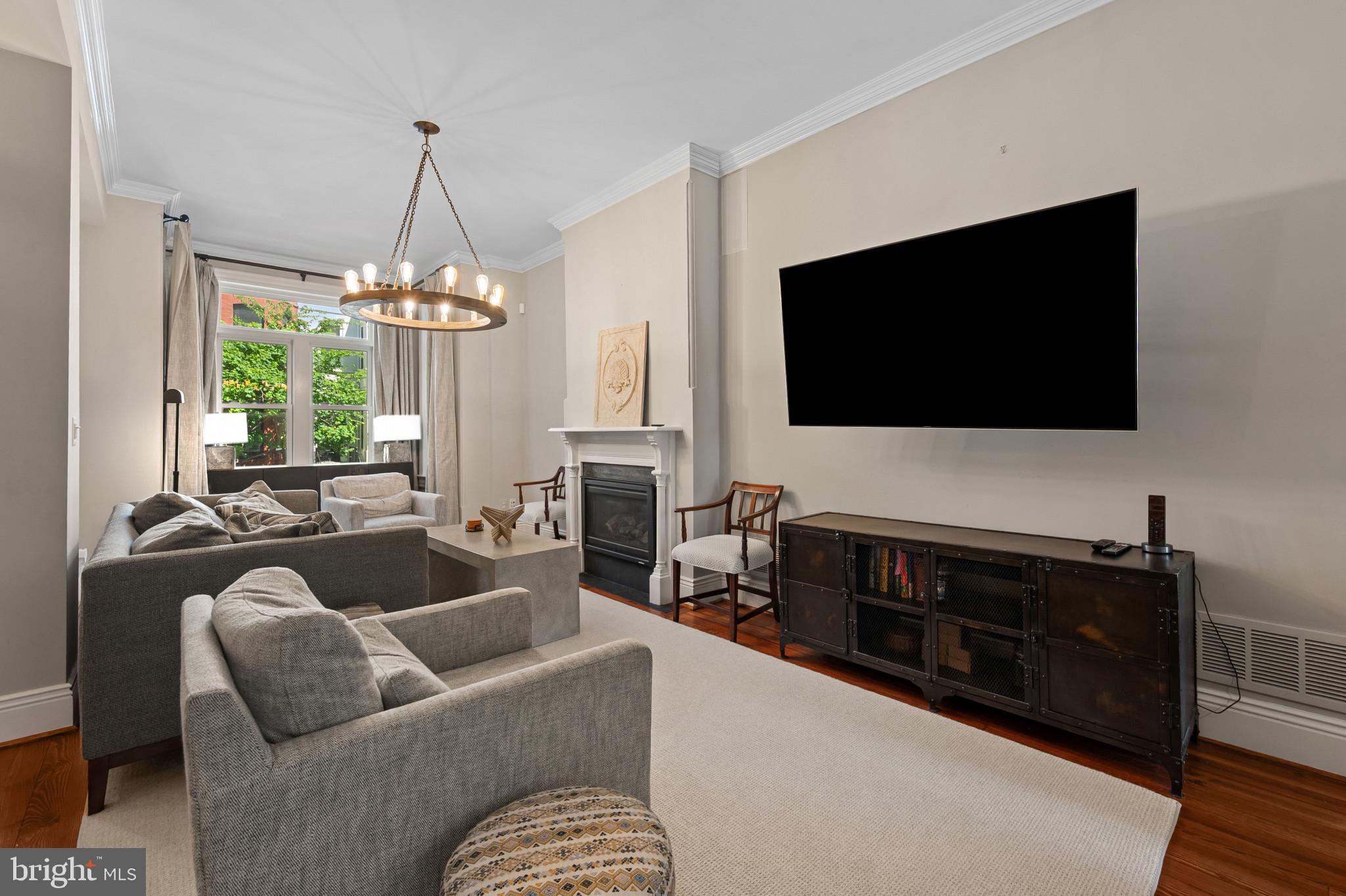 950 WESTMINSTER STREET NW