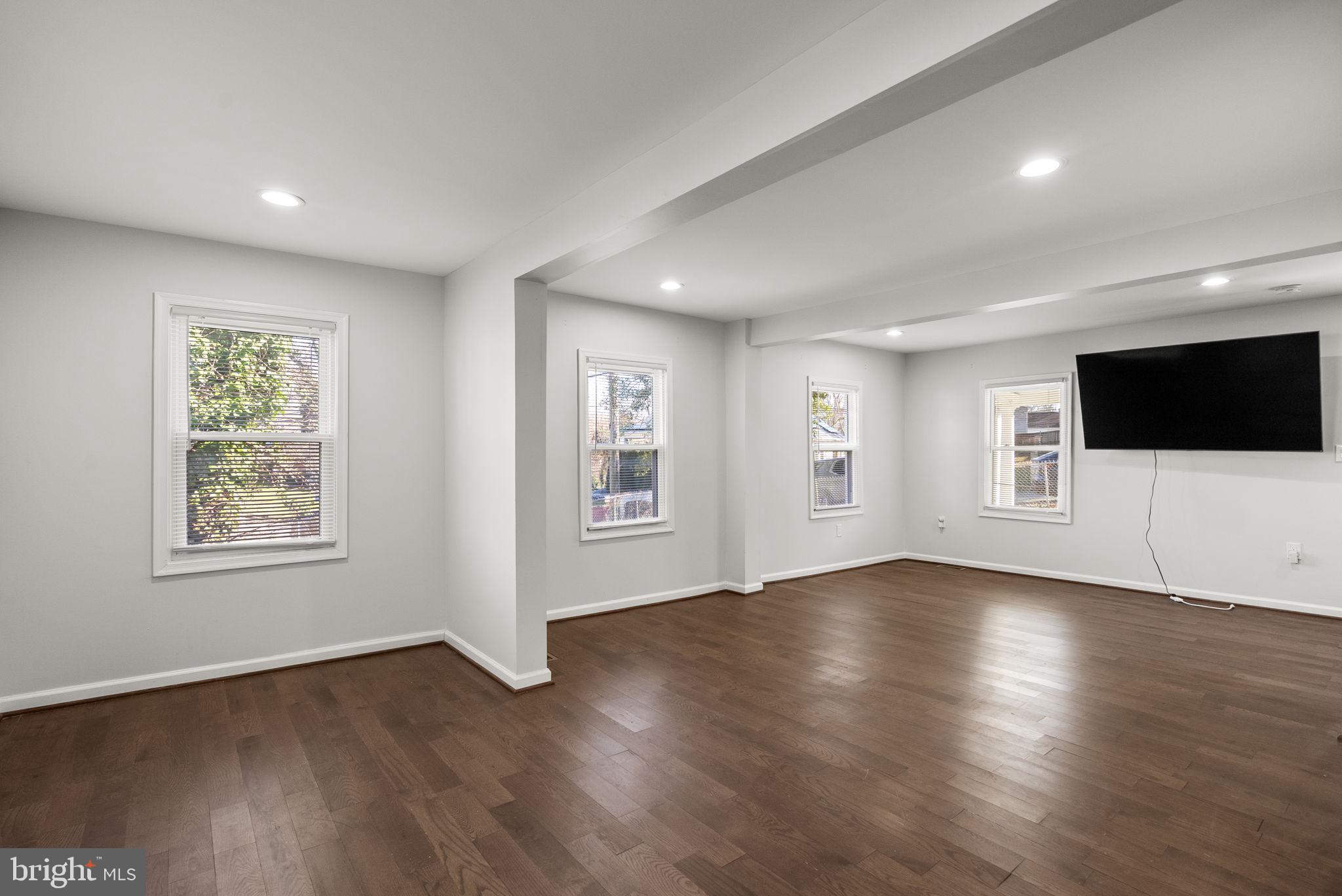 CAPITOL HEIGHTS - Residential