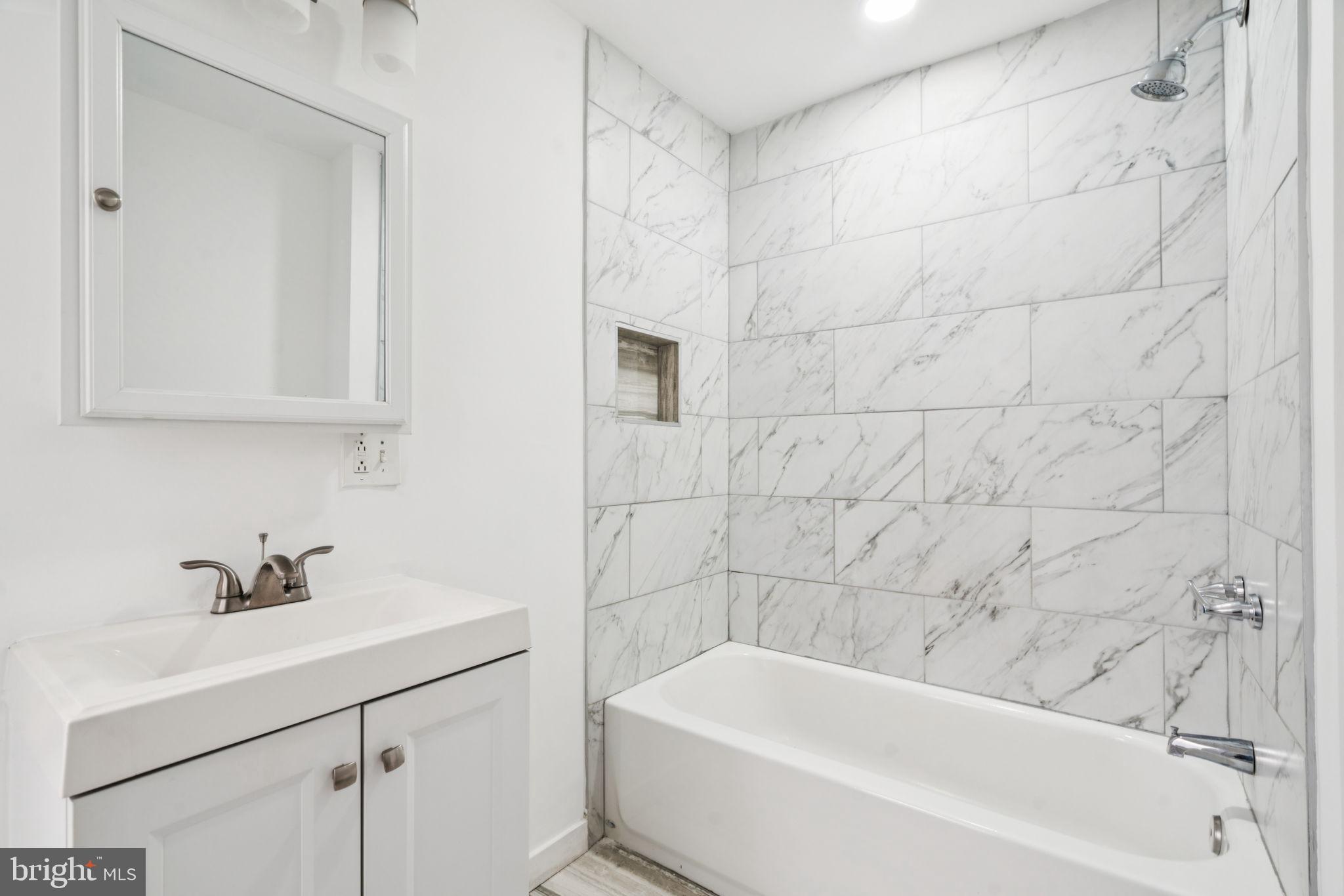 OXFORD CIRCLE - Residential Lease