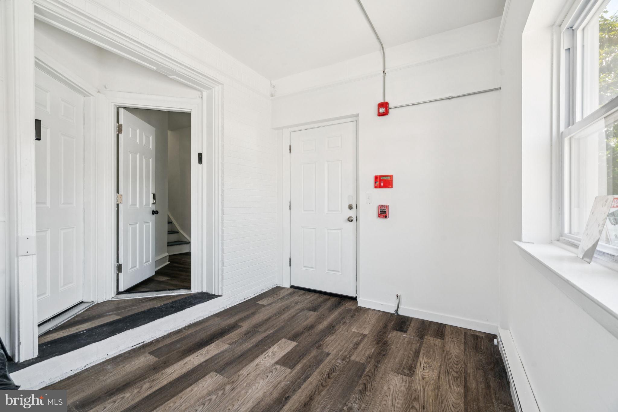 OXFORD CIRCLE - Residential Lease