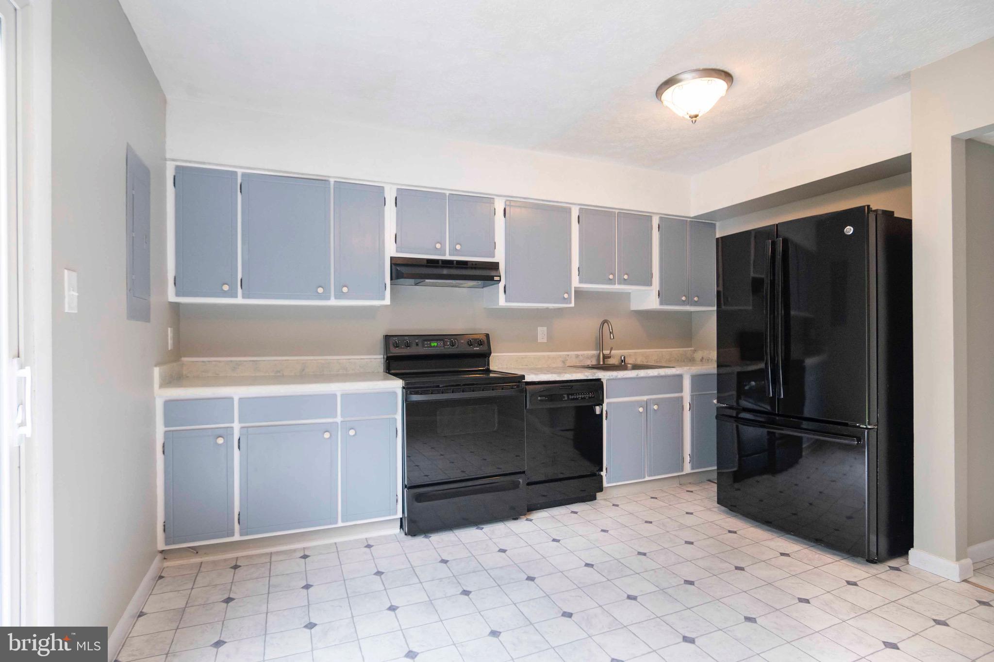 MOWERY TOWNHOUSES - Residential