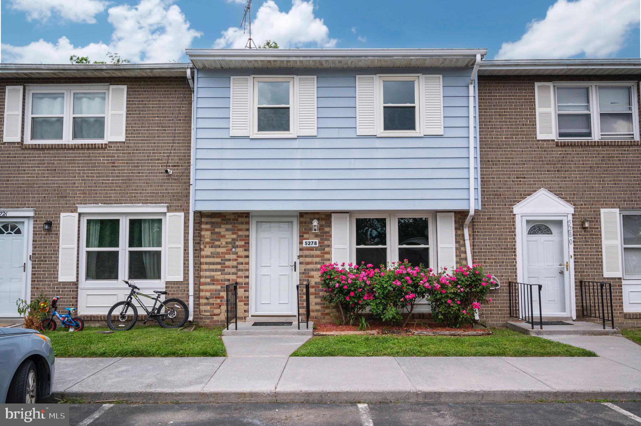 MOWERY TOWNHOUSES - Residential