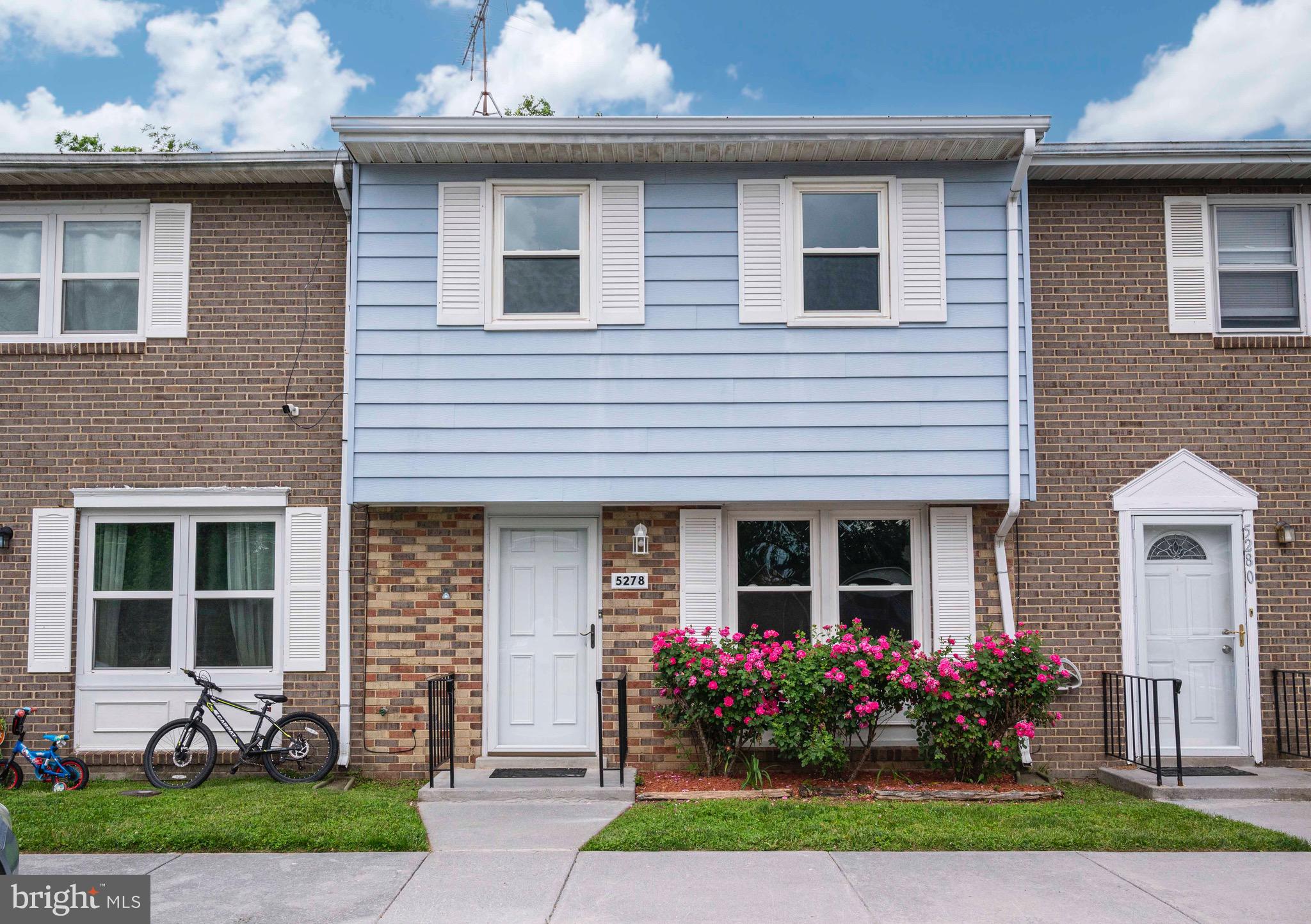 MOWERY TOWNHOUSES - Residential