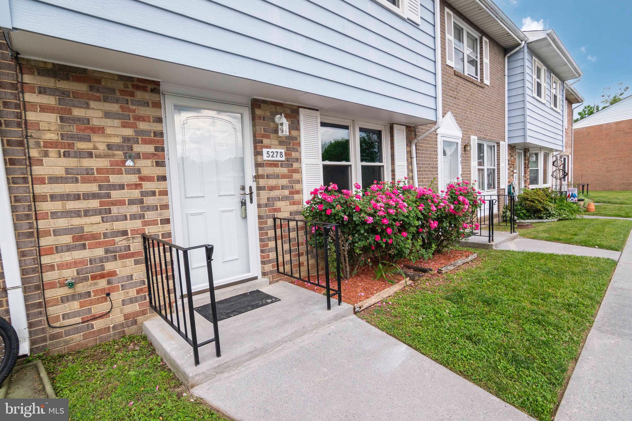 MOWERY TOWNHOUSES - Residential