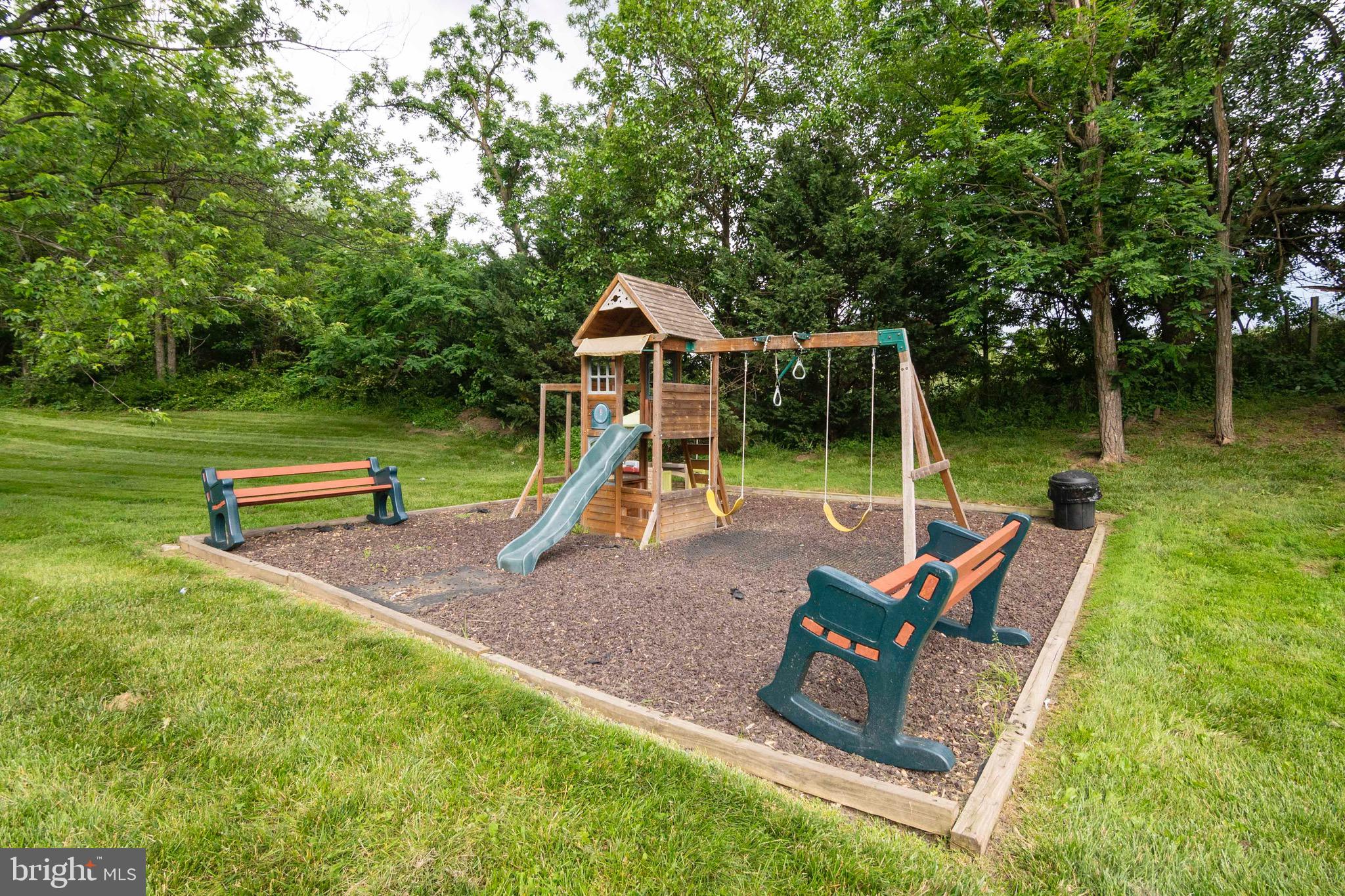 MOWERY TOWNHOUSES - Residential