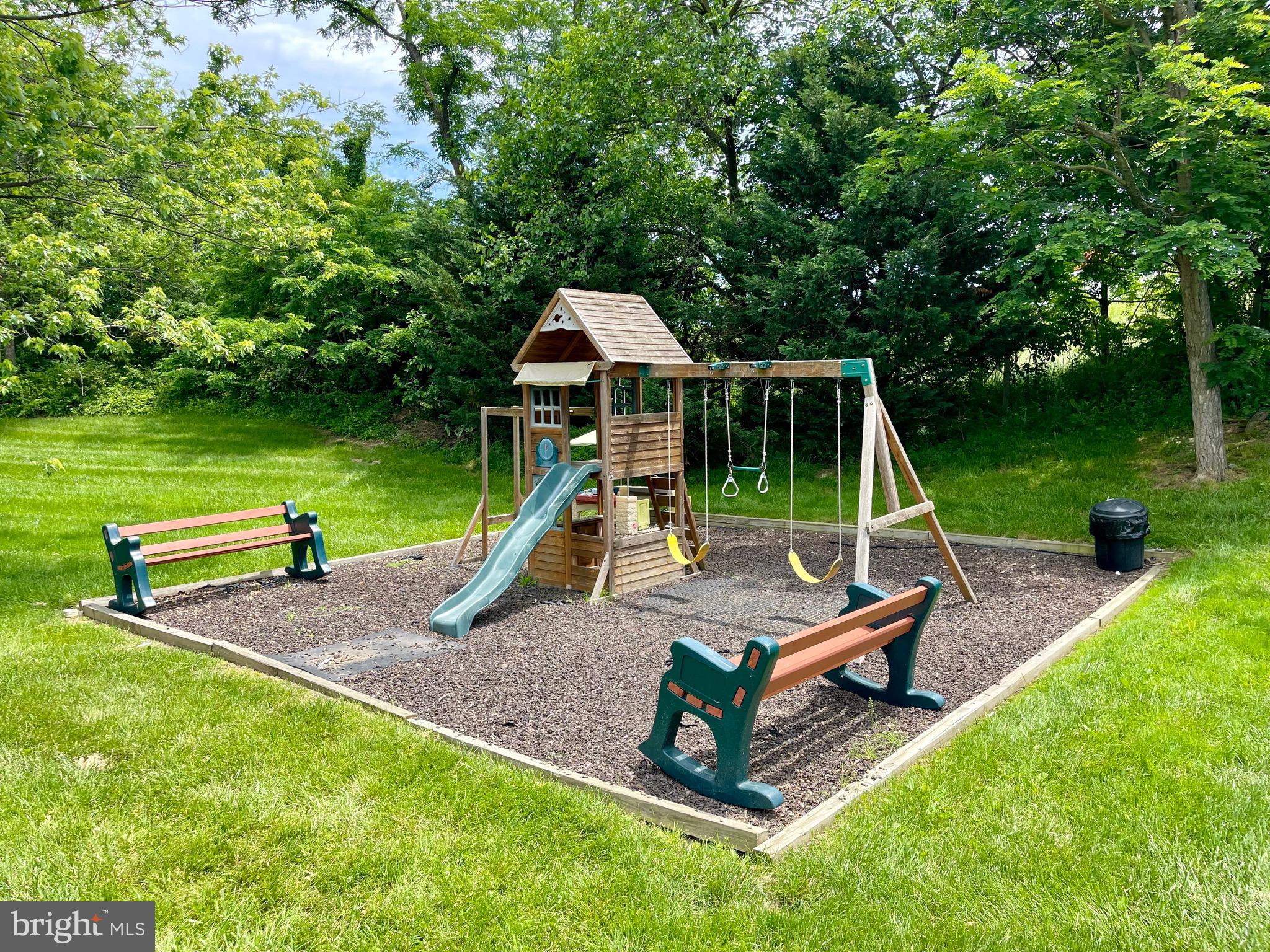 MOWERY TOWNHOUSES - Residential