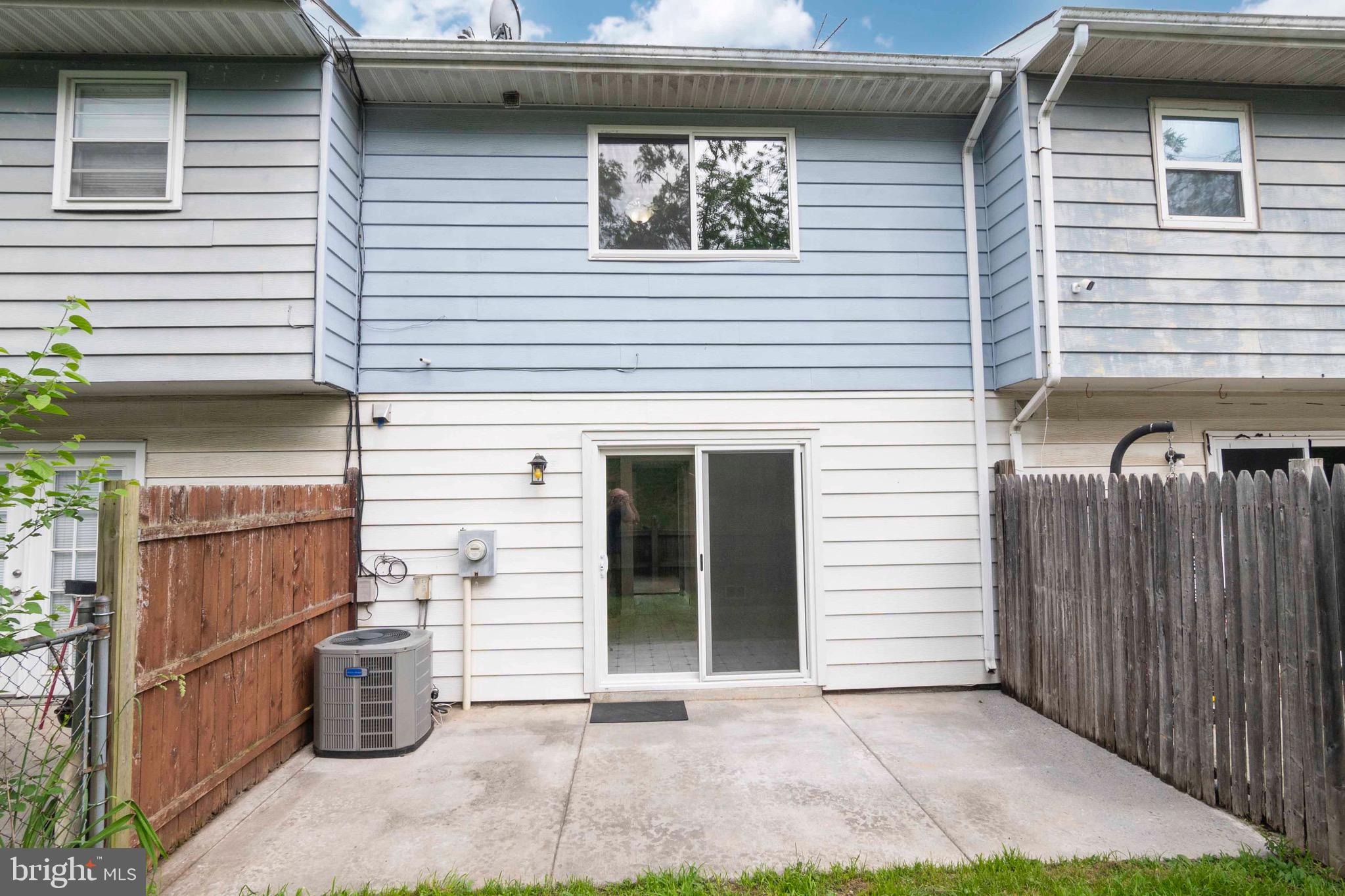 MOWERY TOWNHOUSES - Residential