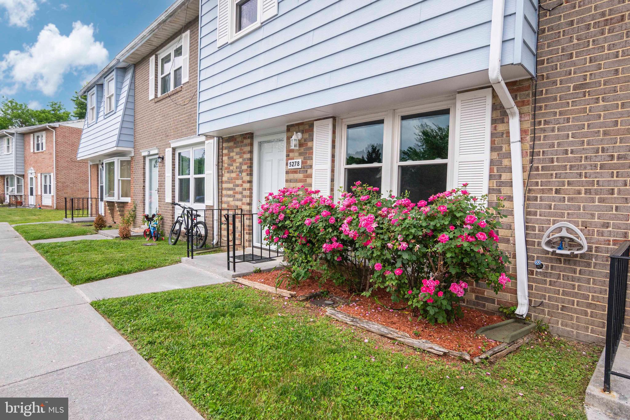 MOWERY TOWNHOUSES - Residential