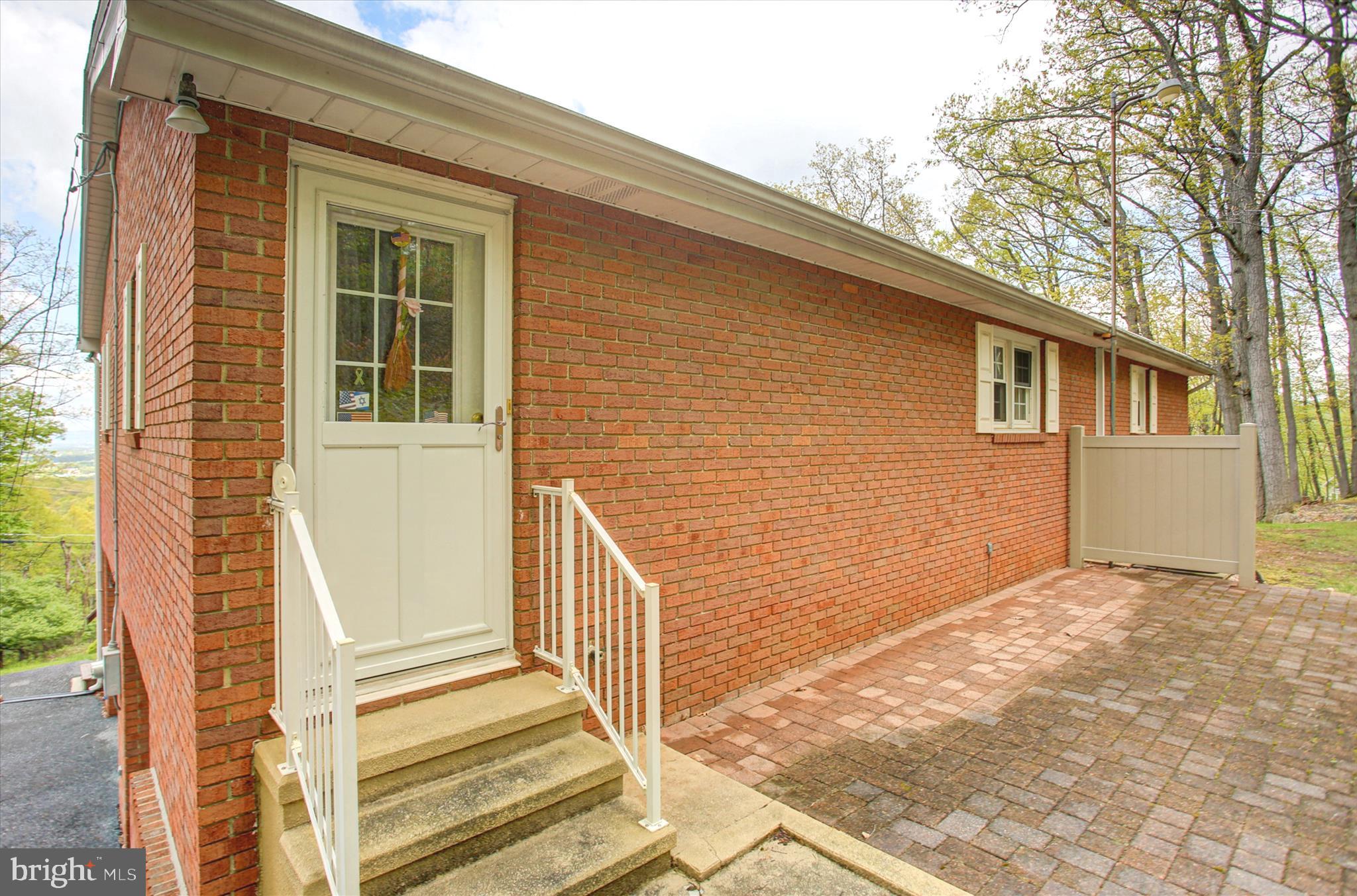 GREENE KNOLLS - Residential