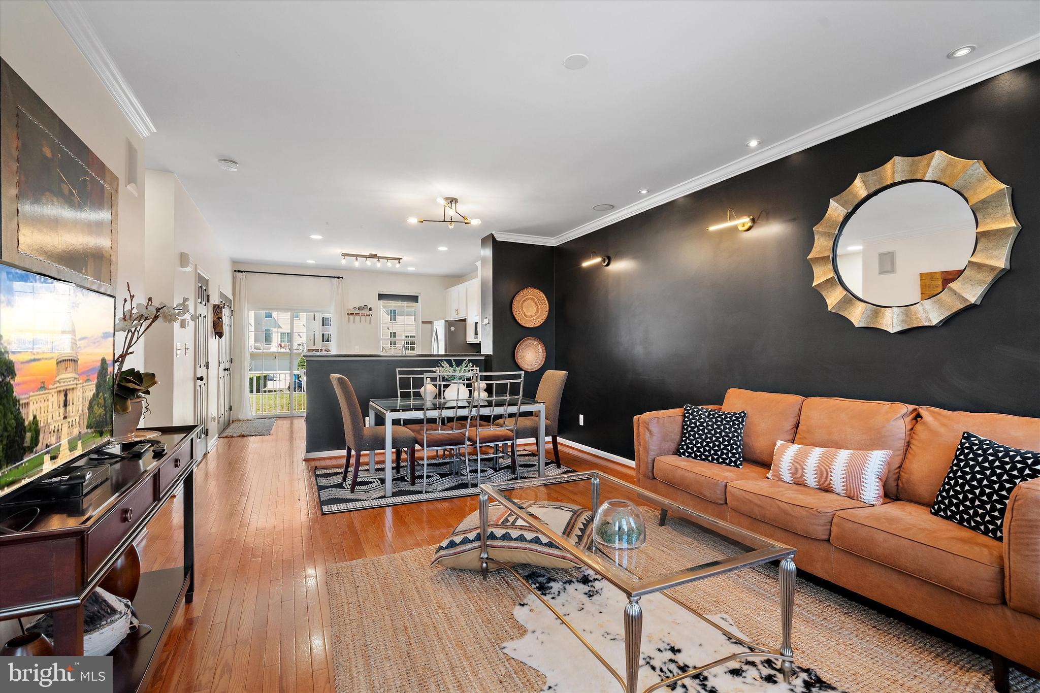 SOUTH RIDING - Residential