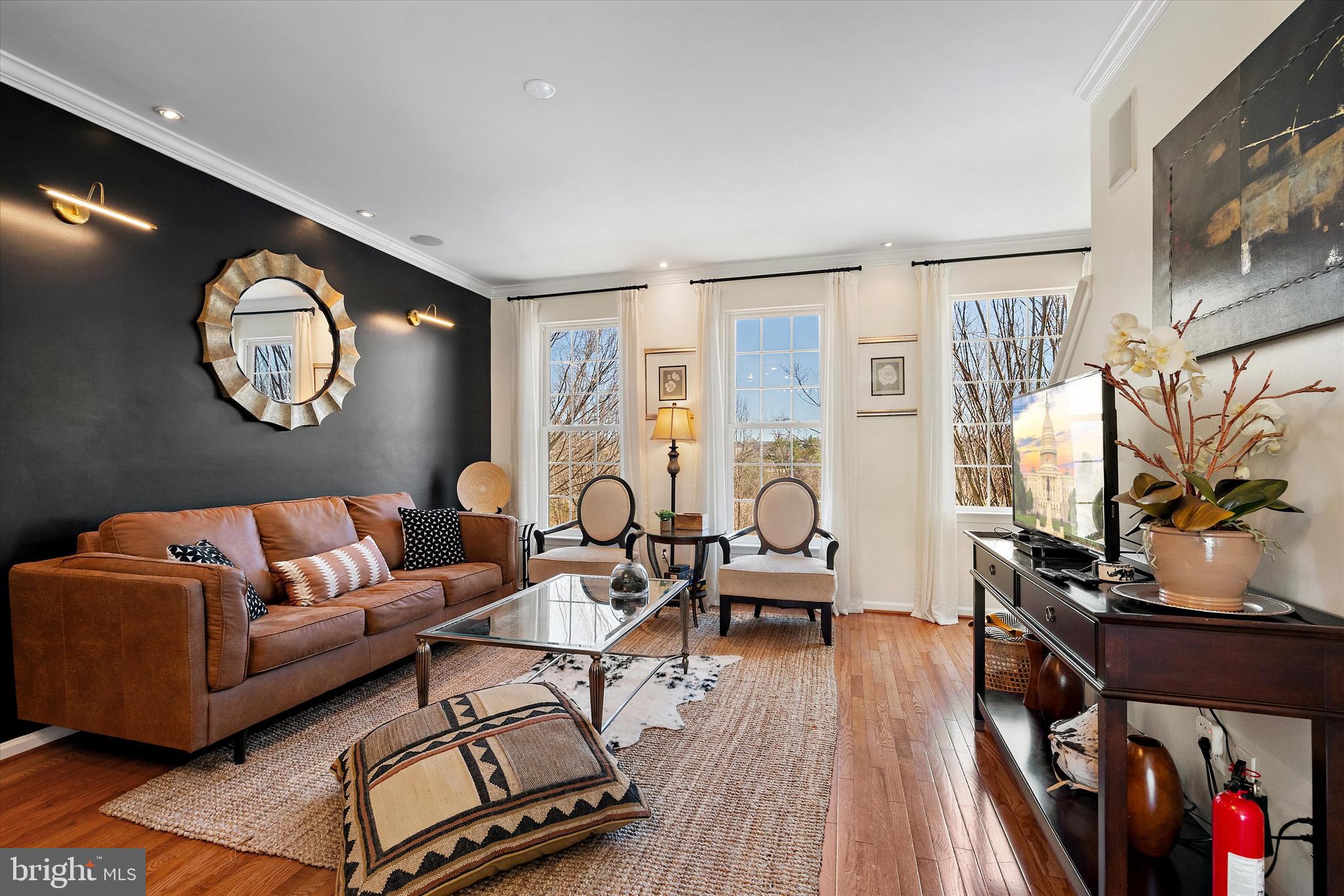 SOUTH RIDING - Residential