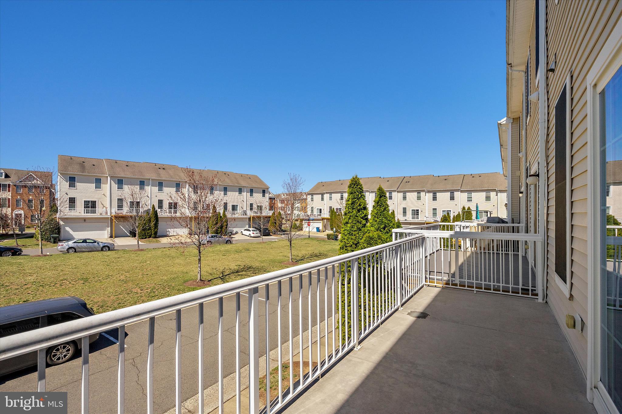 SOUTH RIDING - Residential