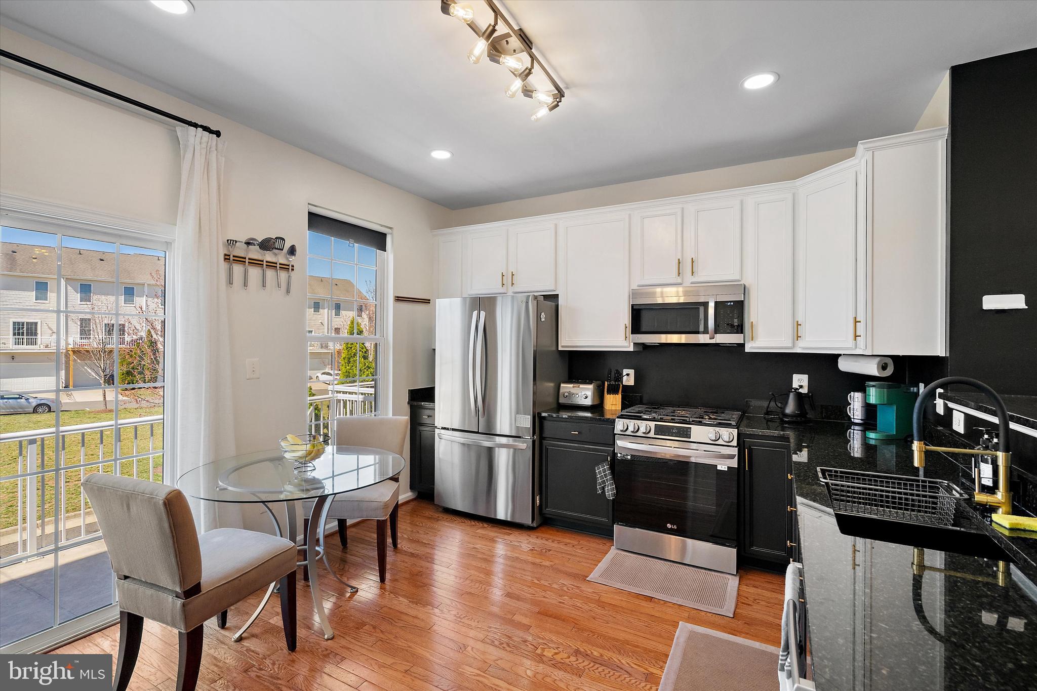 SOUTH RIDING - Residential