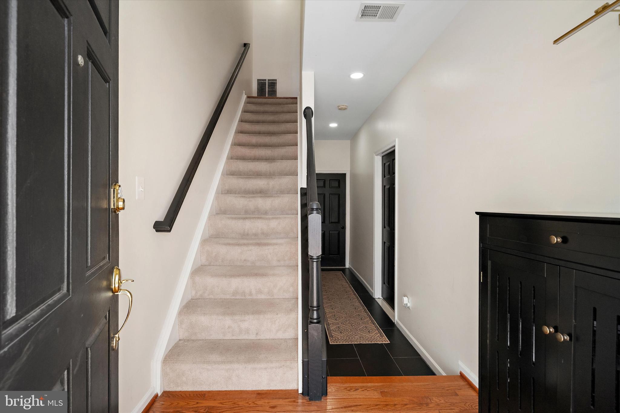 SOUTH RIDING - Residential