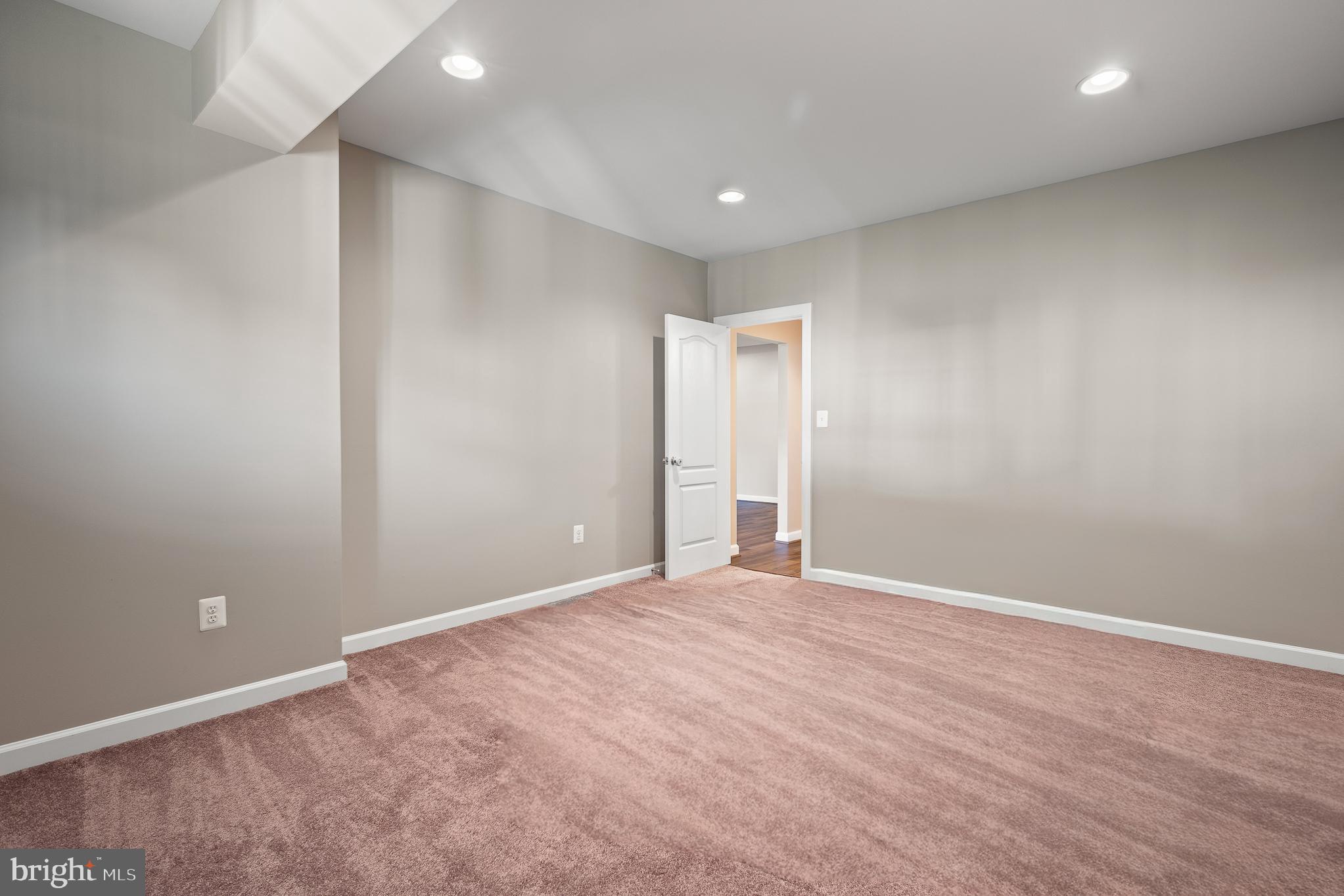 PORT POTOMAC - Residential