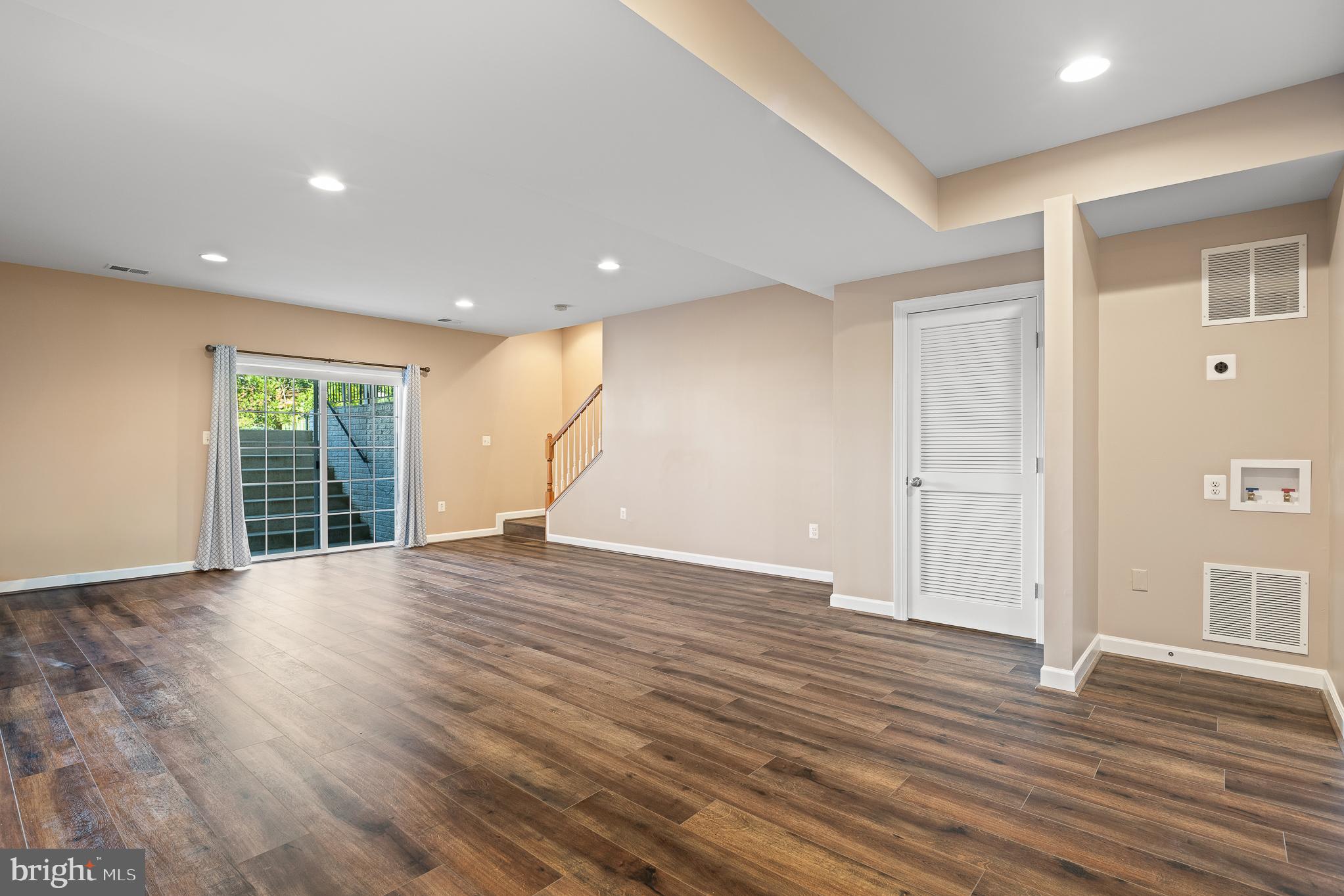 PORT POTOMAC - Residential