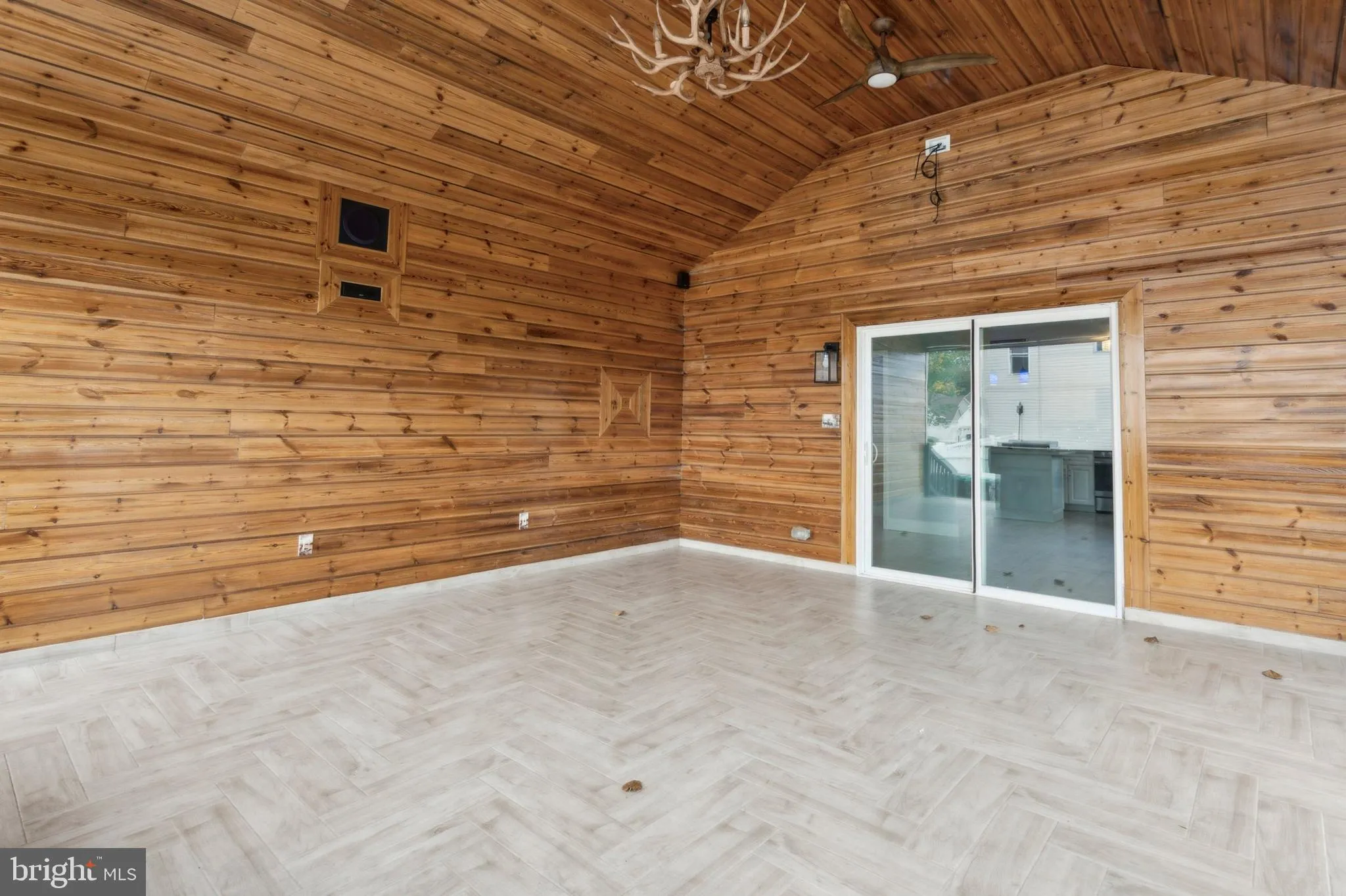 Sicklerville, New Jersey 08081, United States, 3 Bedrooms Bedrooms, ,3 BathroomsBathrooms,Residential,Pending,80231