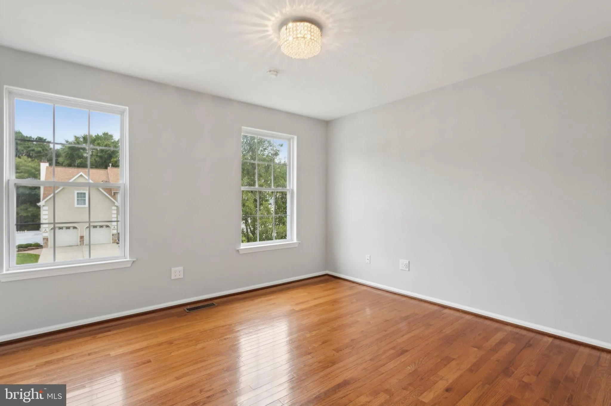 Sicklerville, New Jersey 08081, United States, 3 Bedrooms Bedrooms, ,3 BathroomsBathrooms,Residential,Pending,80231