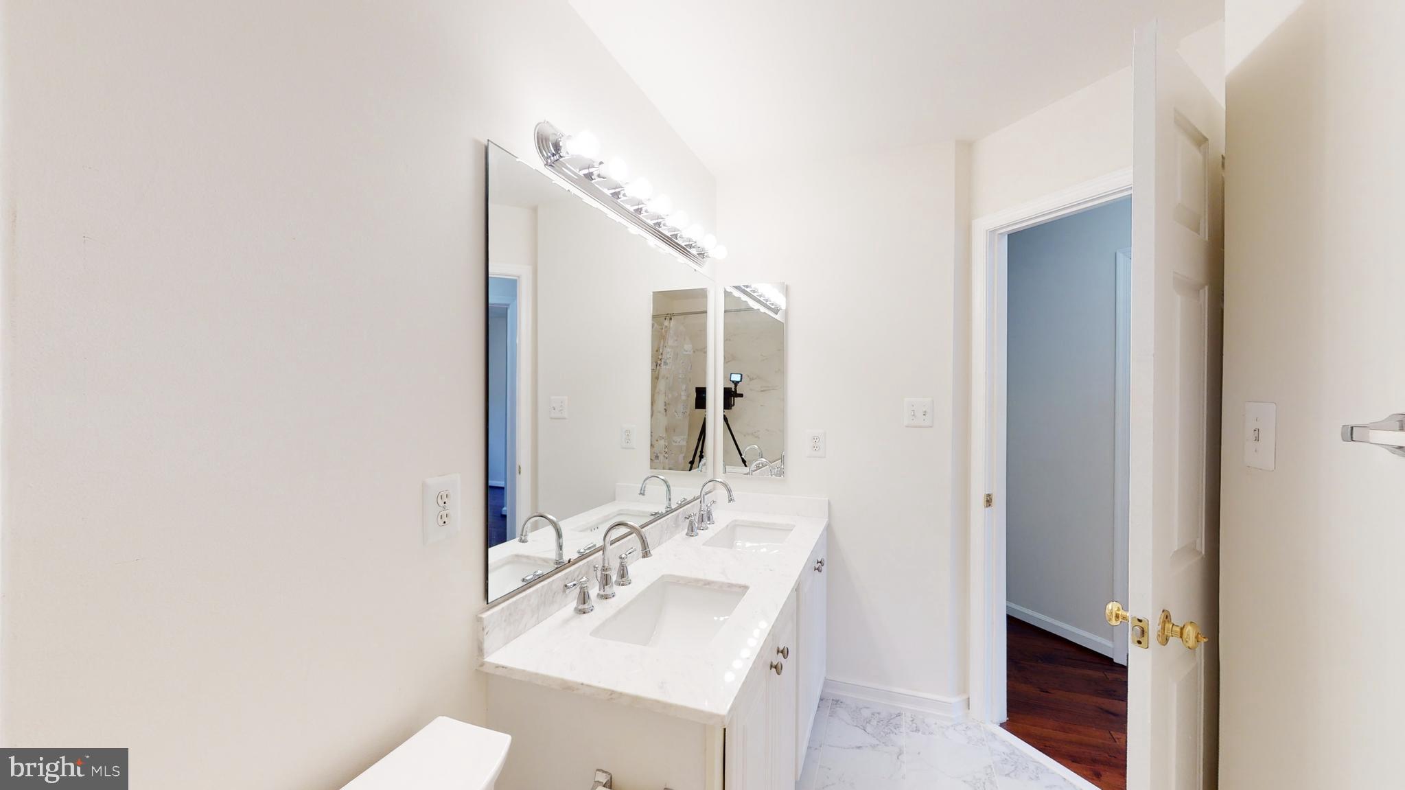 POTOMAC LAKES - Residential