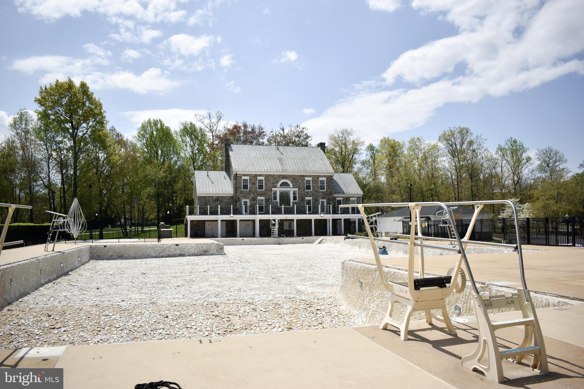 POTOMAC LAKES - Residential