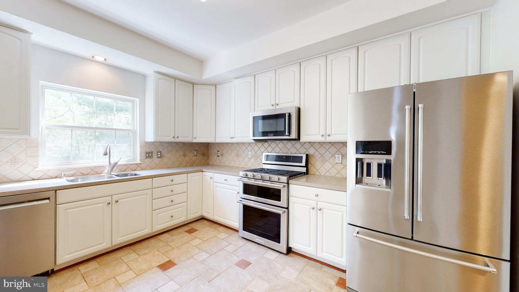 POTOMAC LAKES - Residential