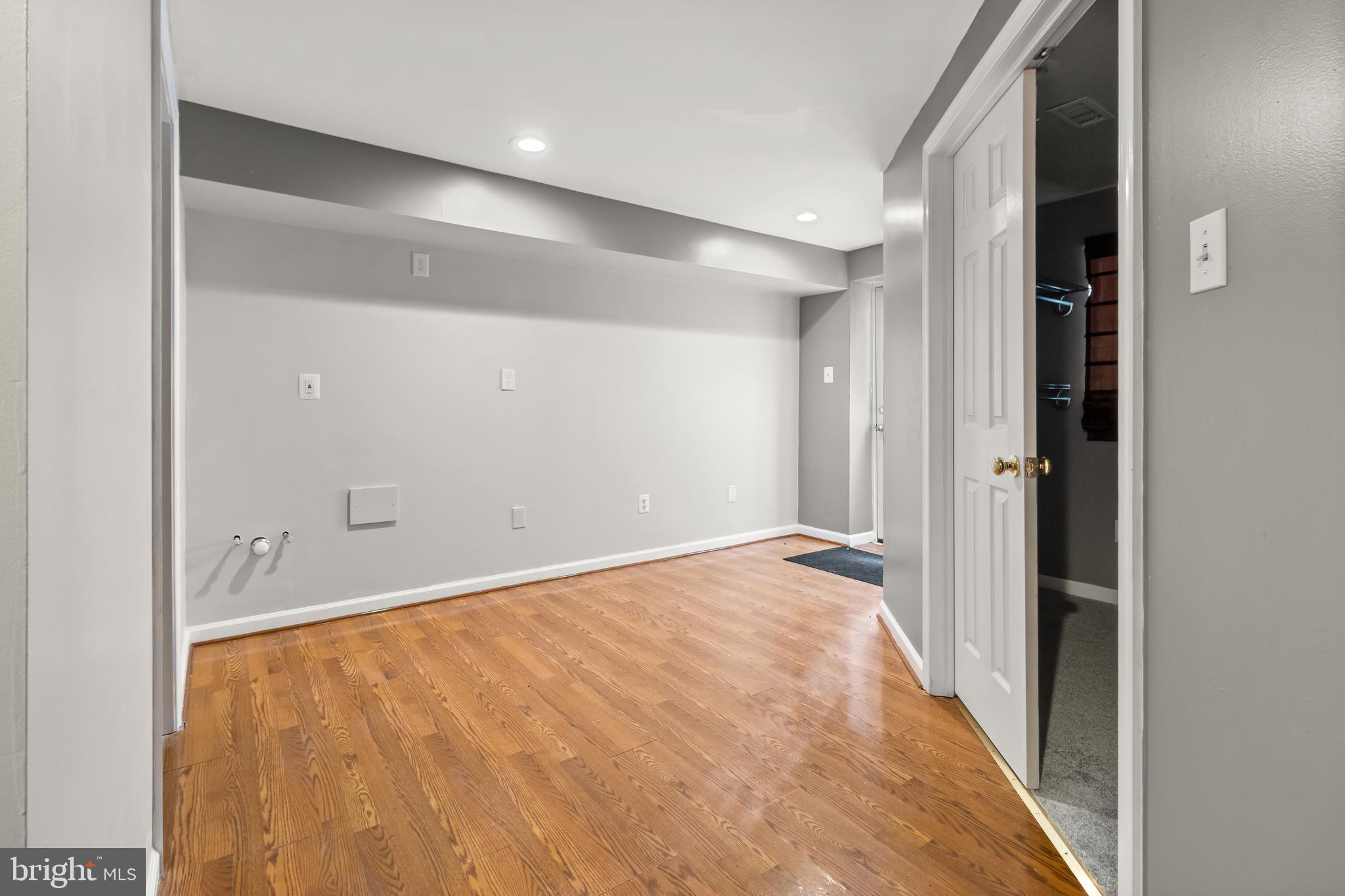 PRINCETON SQUARE PLAT FO - Residential Lease