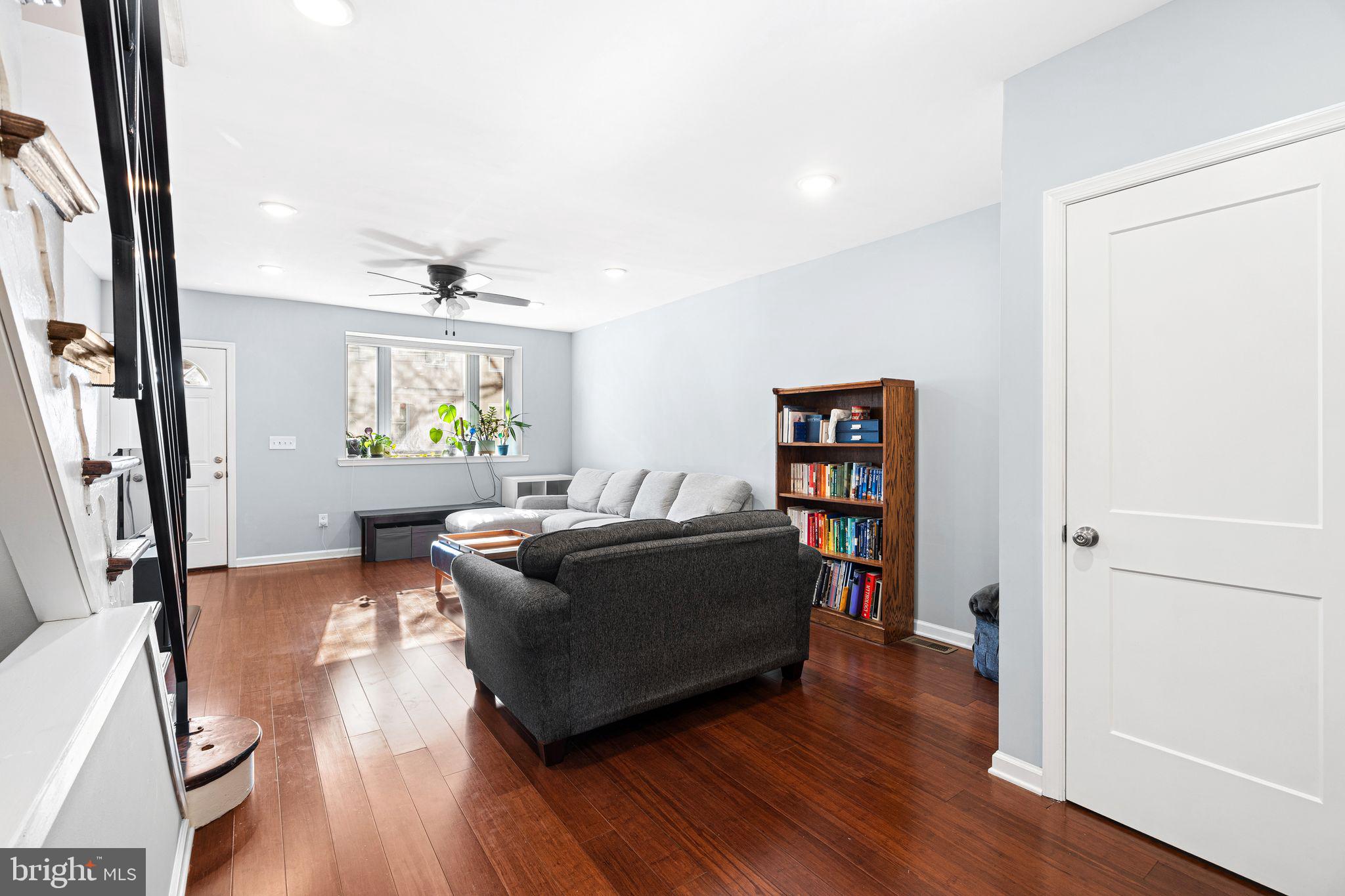 2023 DICKINSON STREET