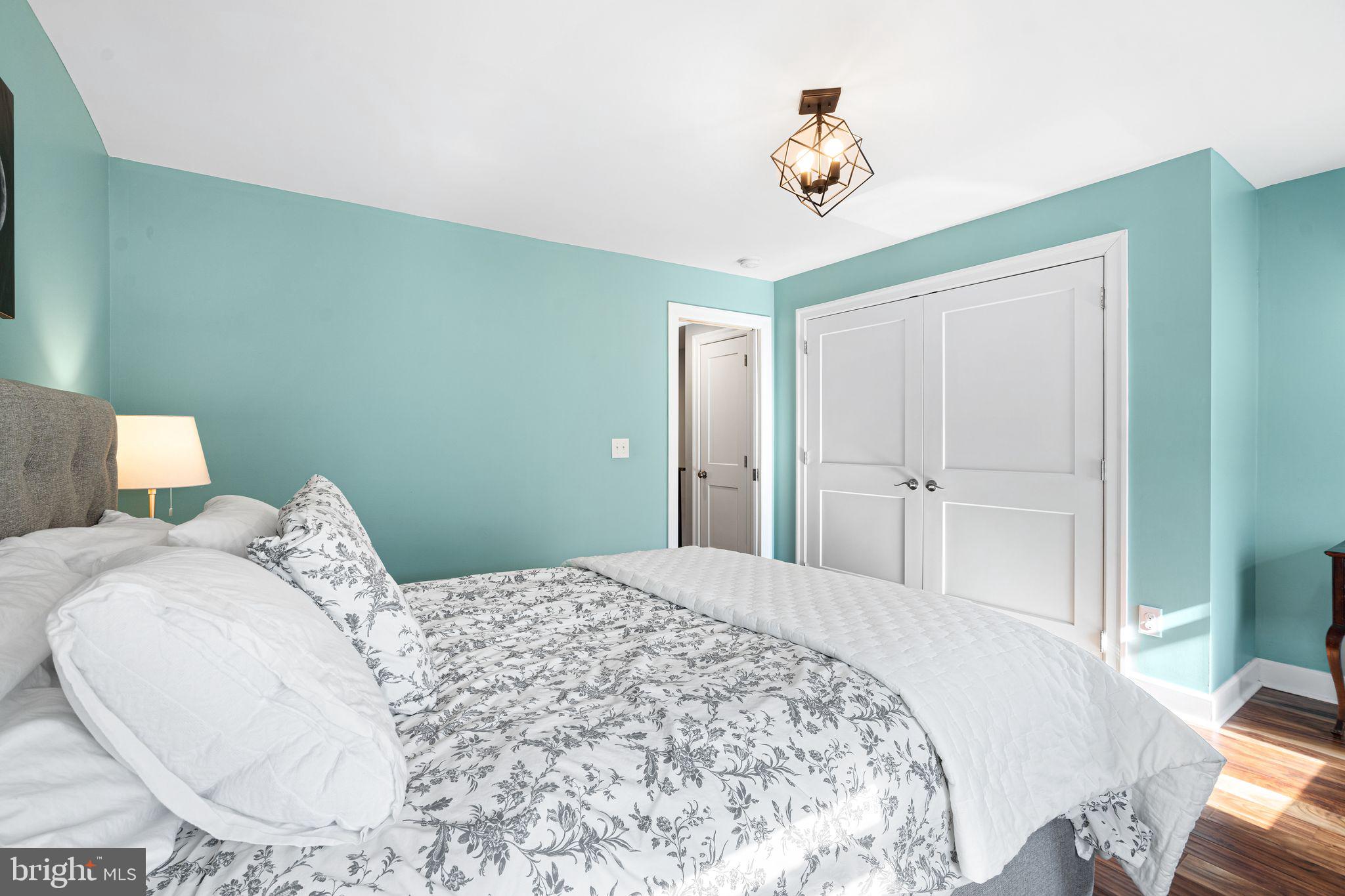 POINT BREEZE - Residential