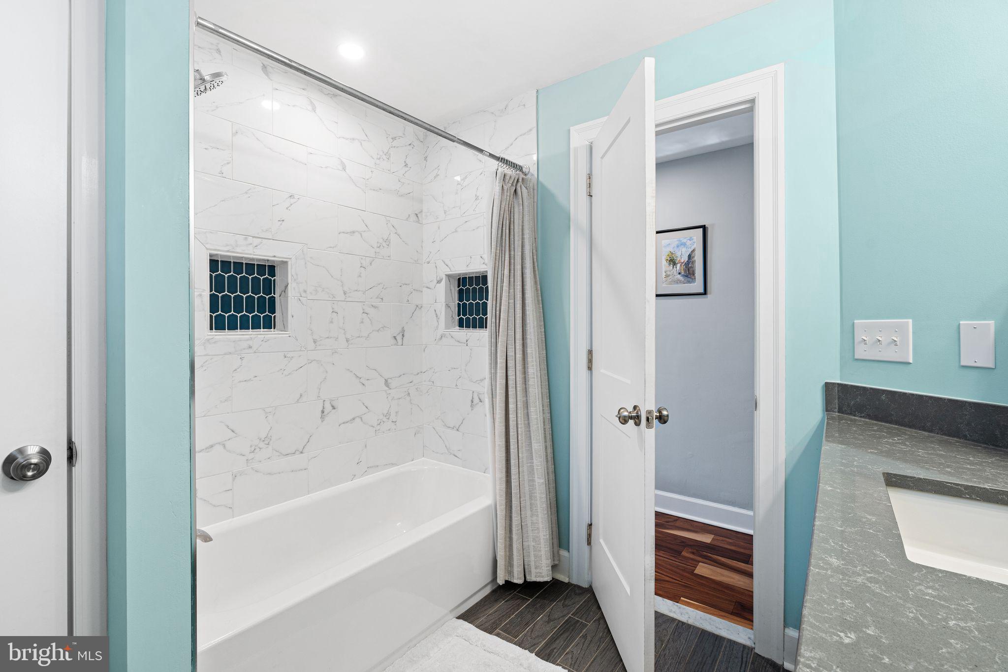 POINT BREEZE - Residential