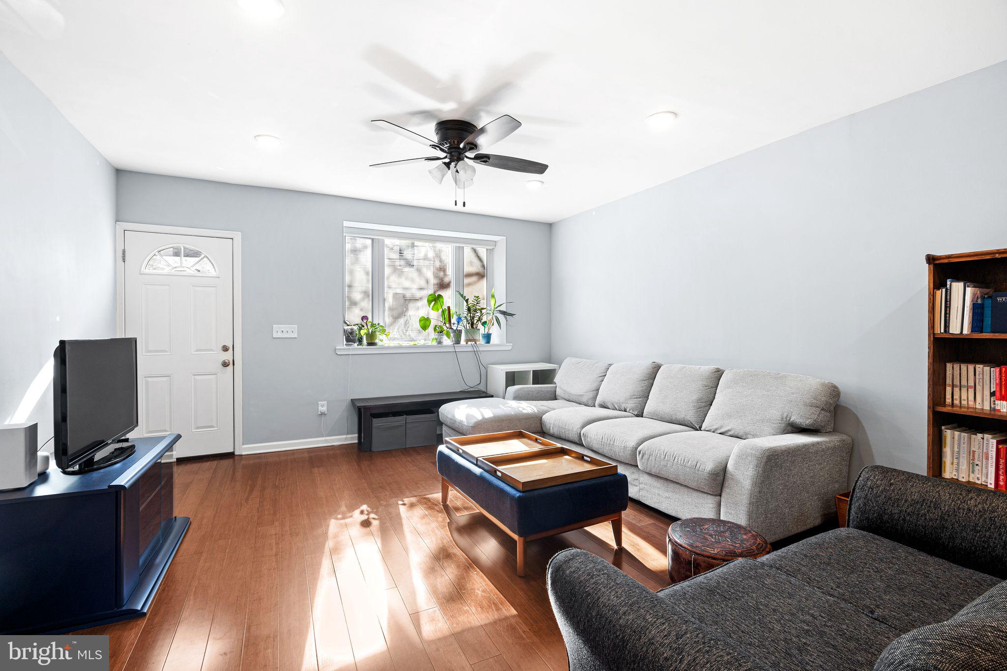 2023 DICKINSON STREET