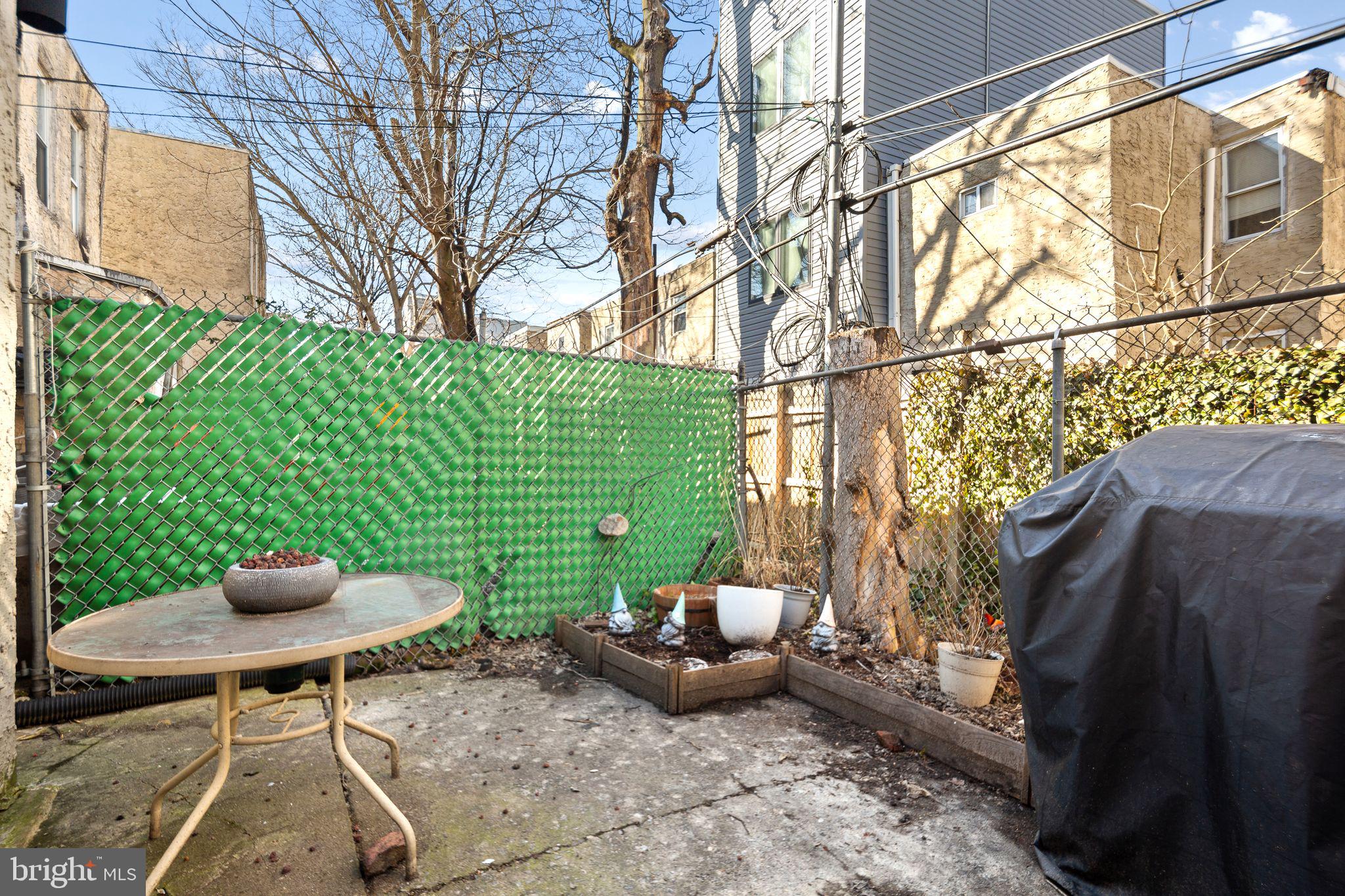 POINT BREEZE - Residential