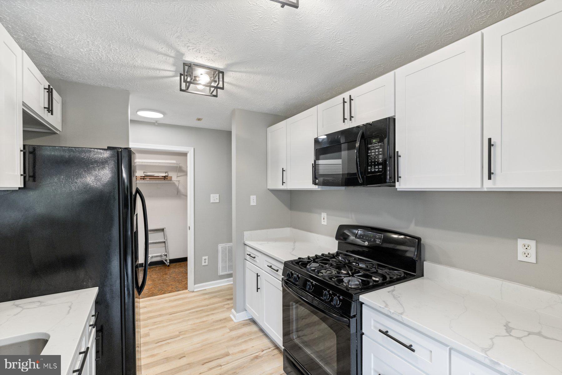 RIDERS RIDGE - Residential