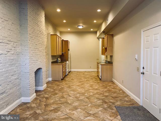 RESERVOIR HILL HISTORIC DISTRICT - Residential Lease