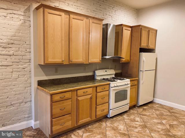 RESERVOIR HILL HISTORIC DISTRICT - Residential Lease