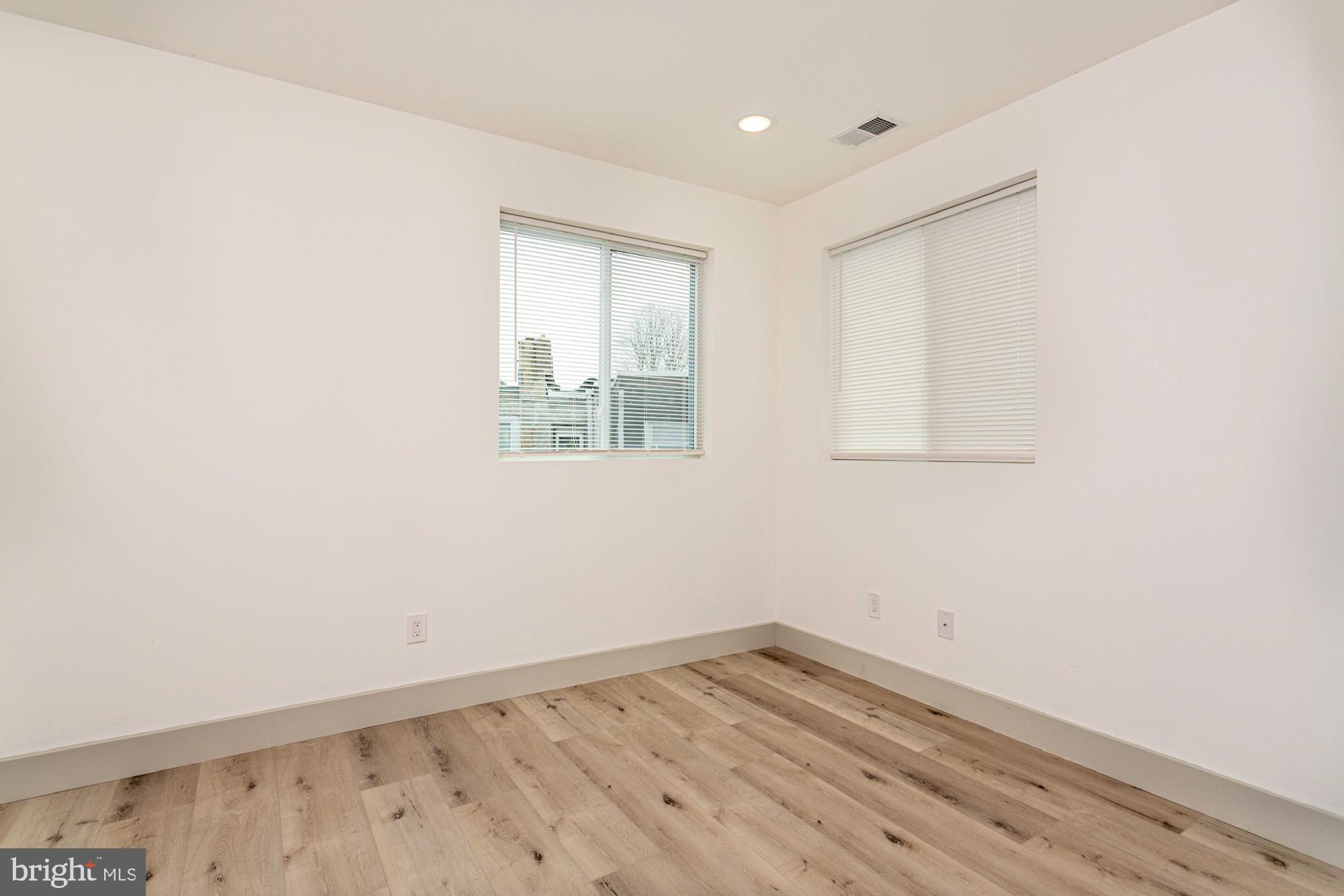 STRAWBERRY MANSION - Residential Income