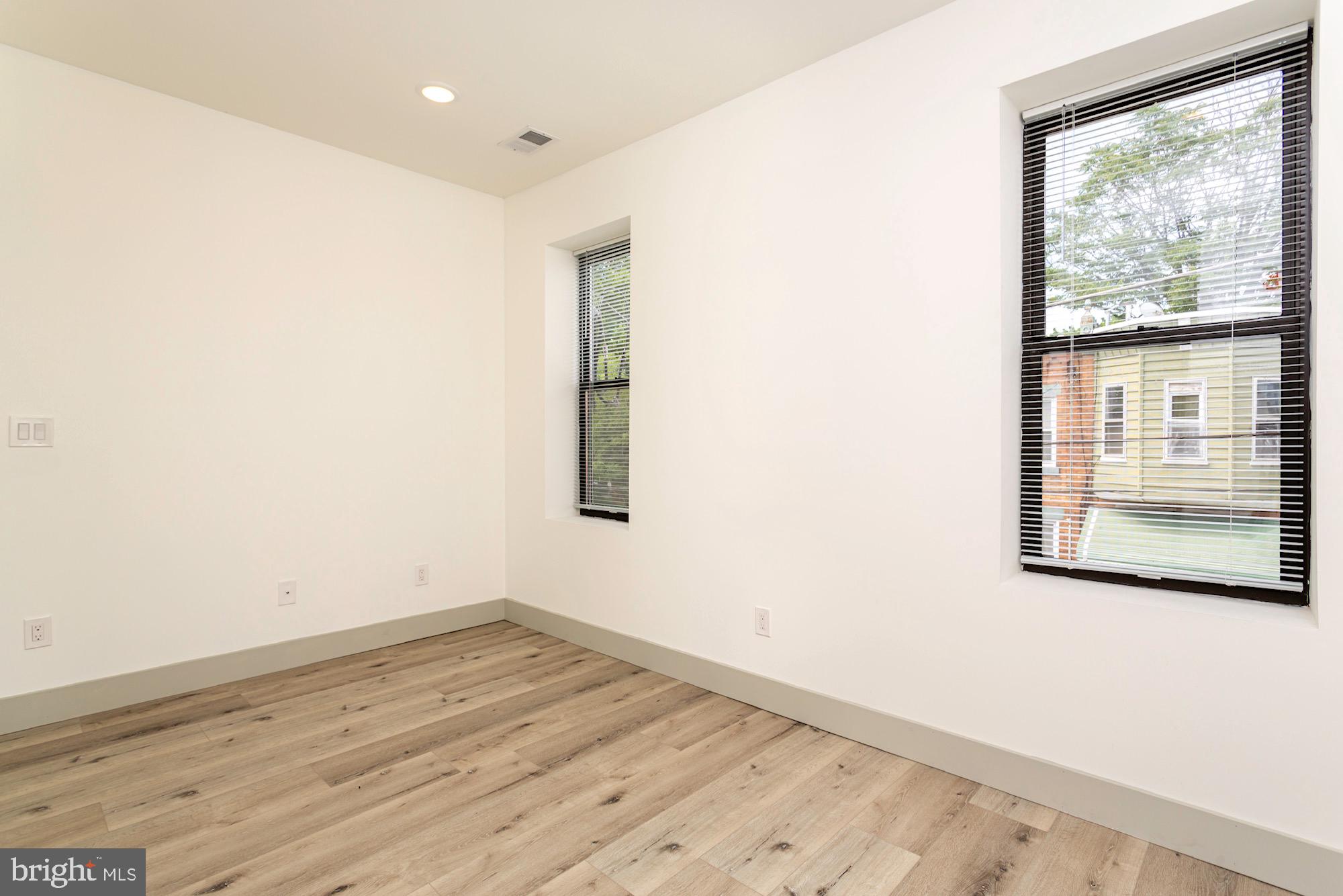 STRAWBERRY MANSION - Residential Income