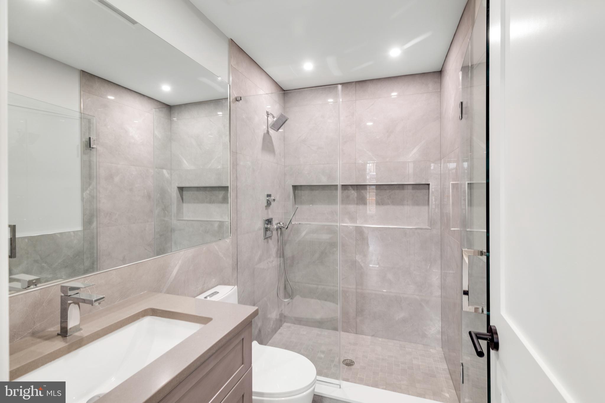 GRADUATE HOSPITAL - Residential Lease