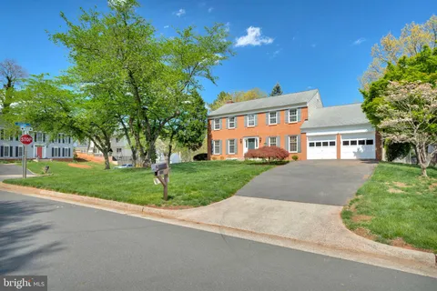 200 Hawkins Lane, Sterling, VA MLS: VALO2093444