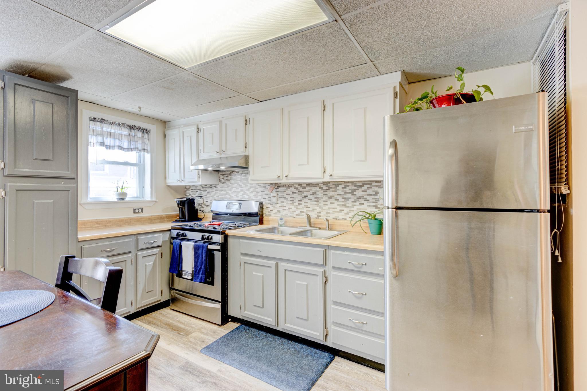 LOCUST POINT - Residential