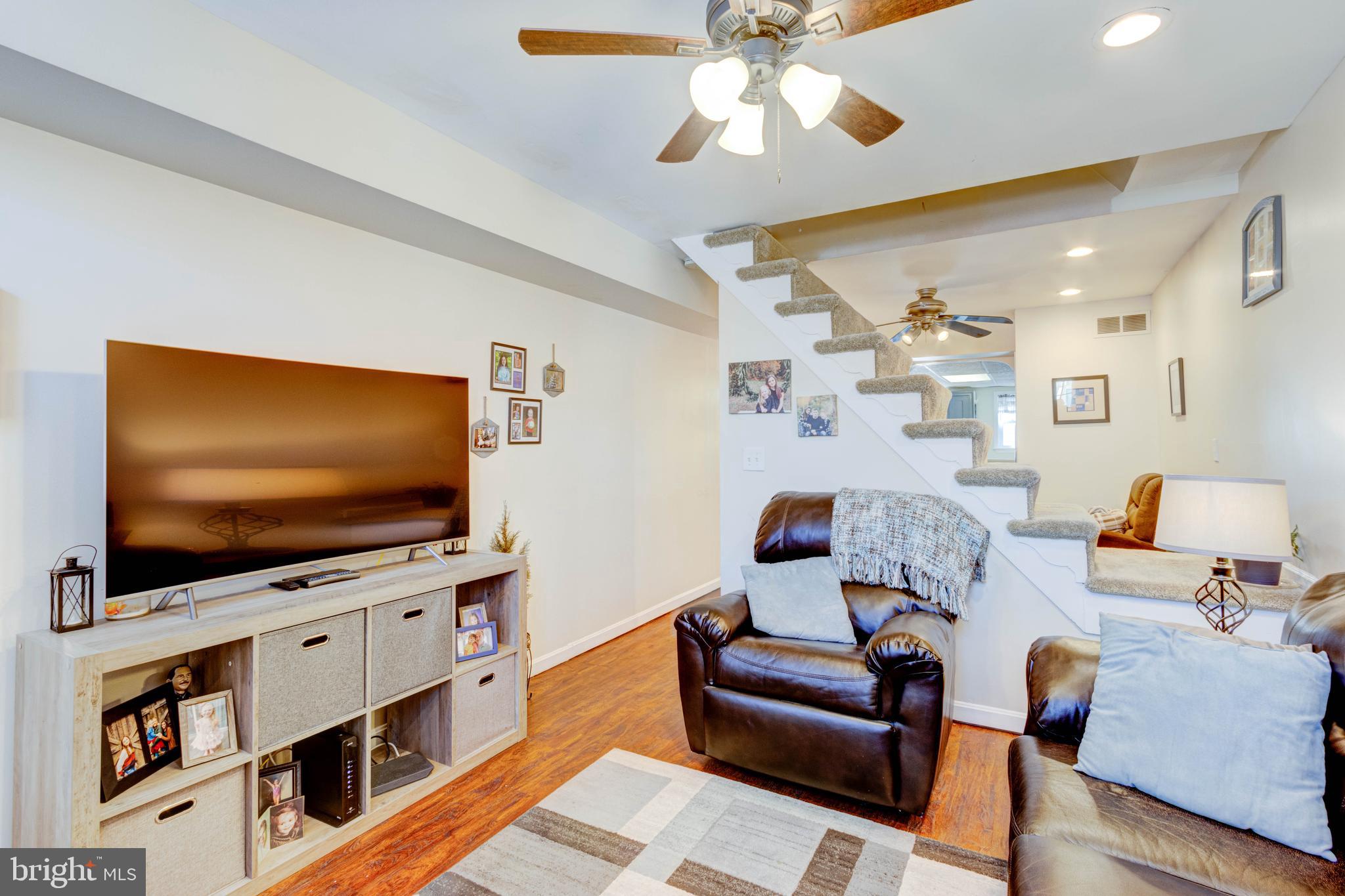 LOCUST POINT - Residential