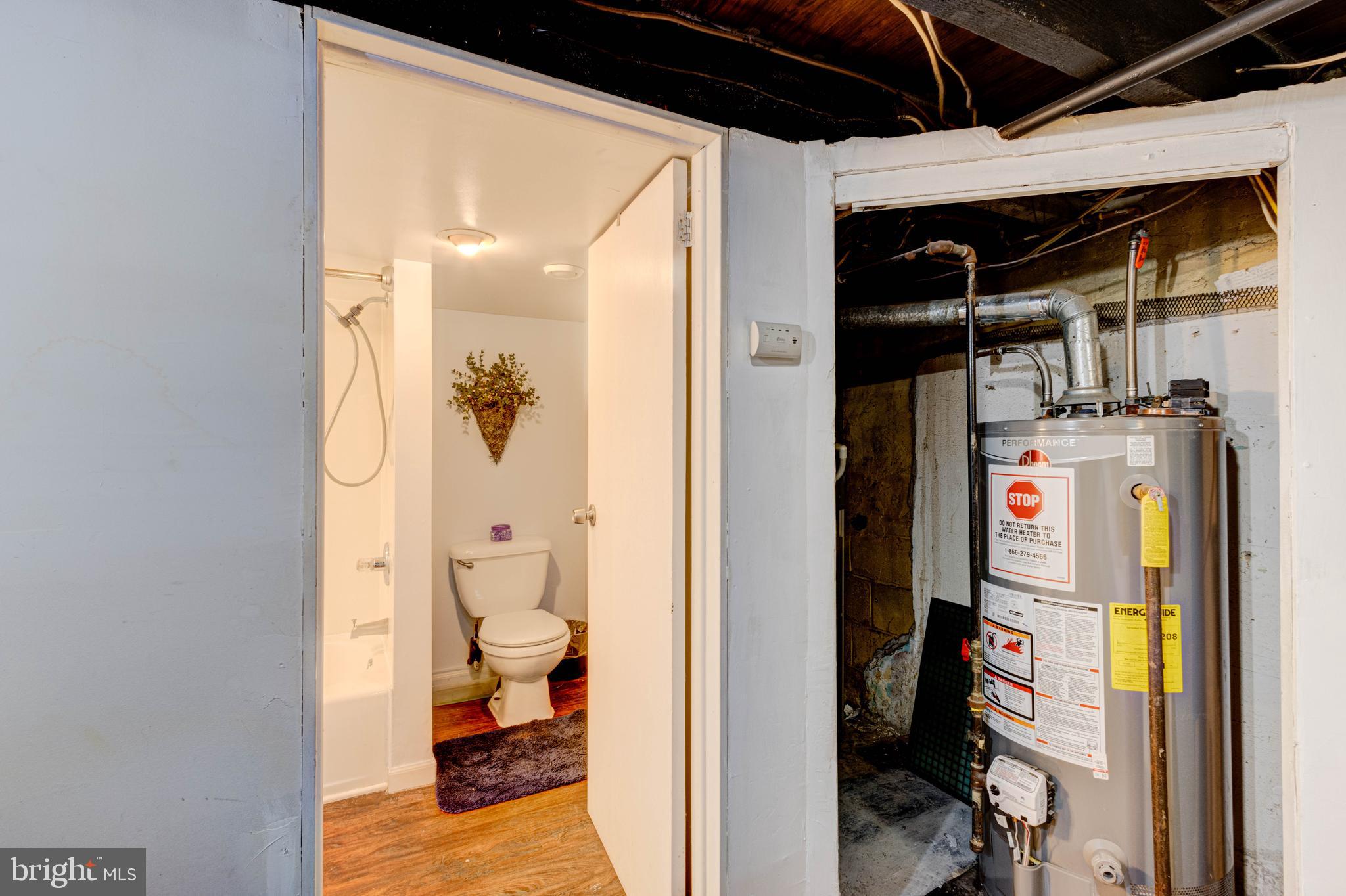 LOCUST POINT - Residential