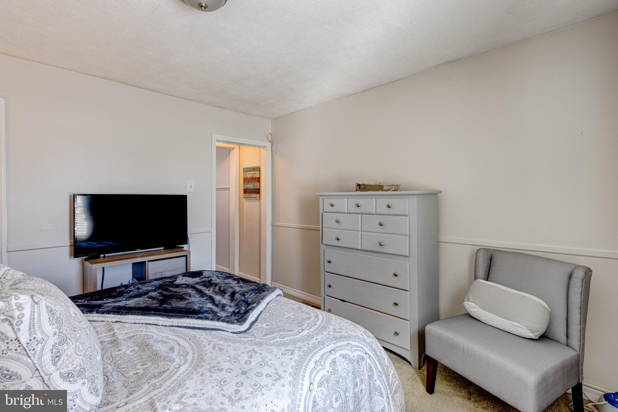 LOCUST POINT - Residential