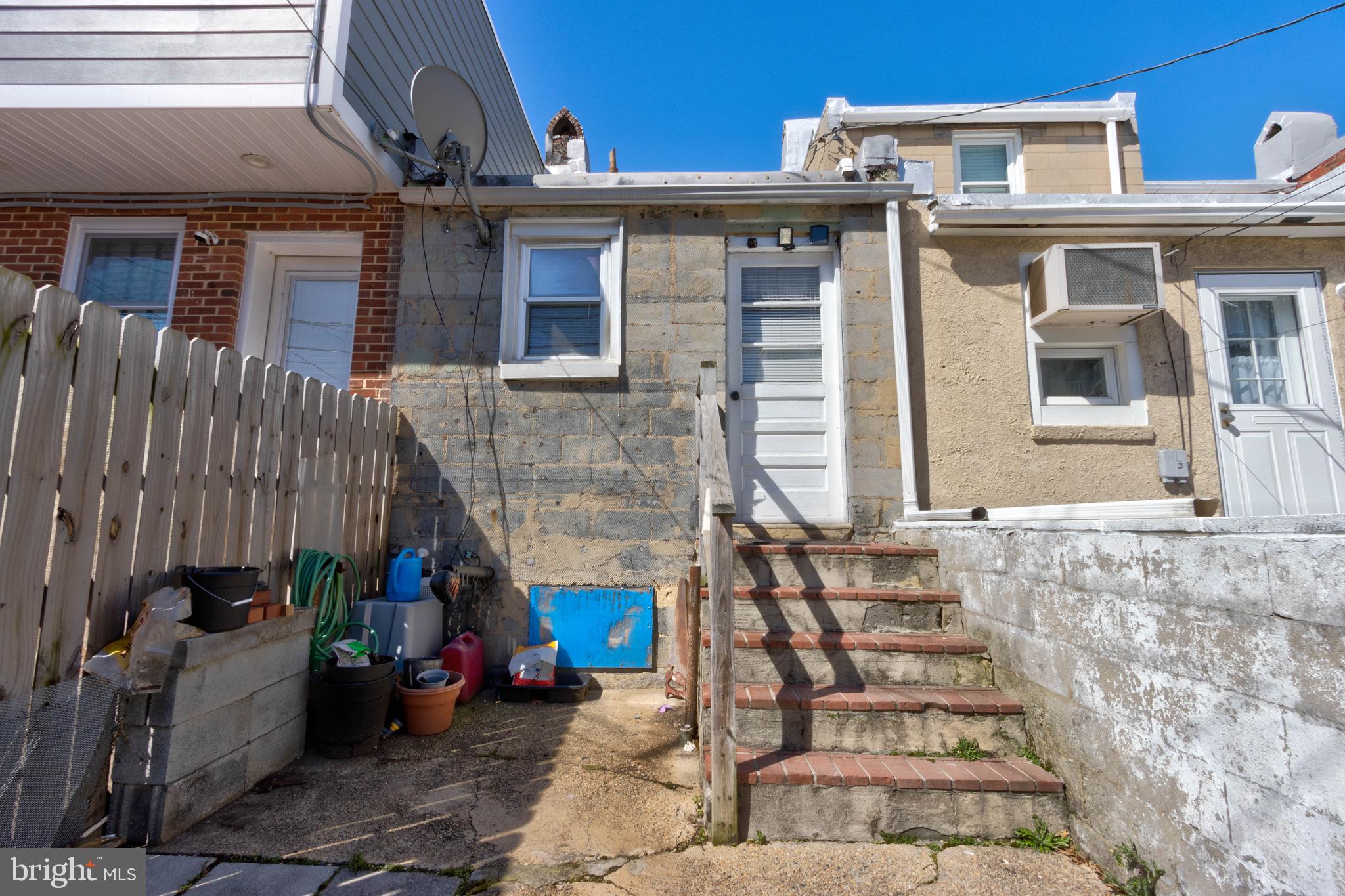 LOCUST POINT - Residential