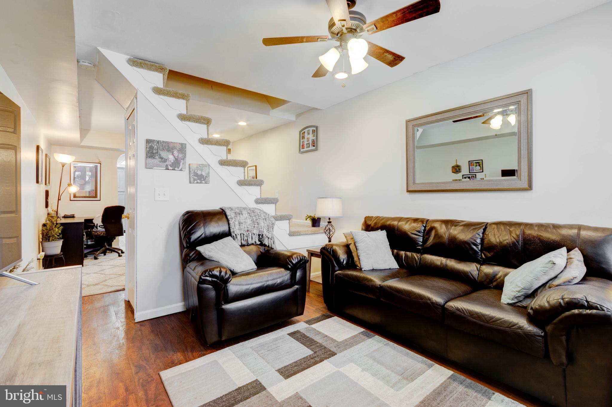 LOCUST POINT - Residential